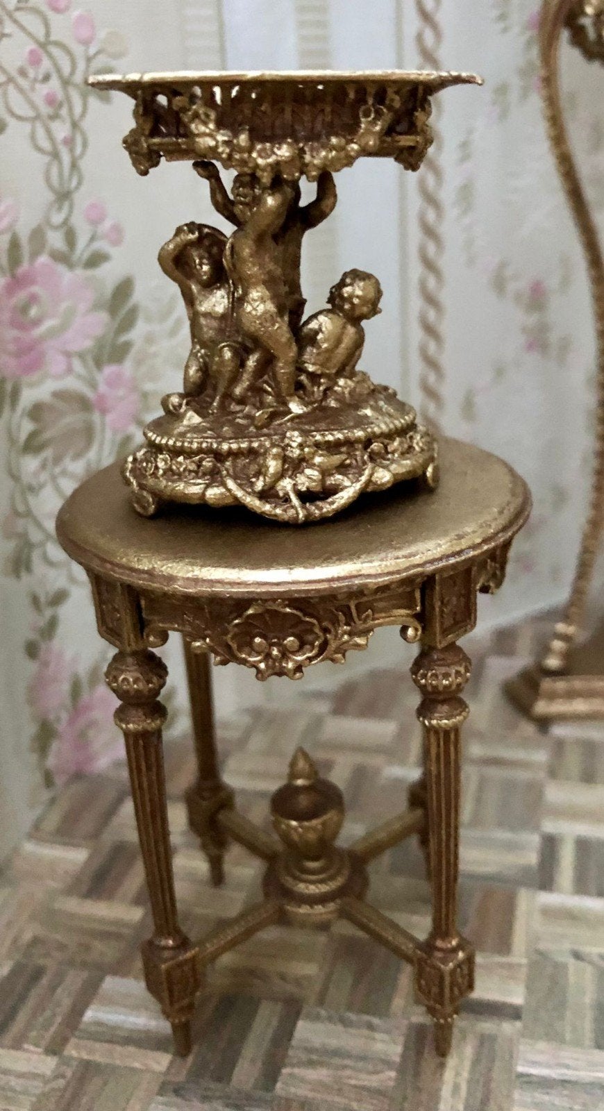 Poppenhuis  miniaturen Schaal 1:12

Fruitschaal met engelen, Poppenhuis, Nieuw, Ophalen of Verzenden
