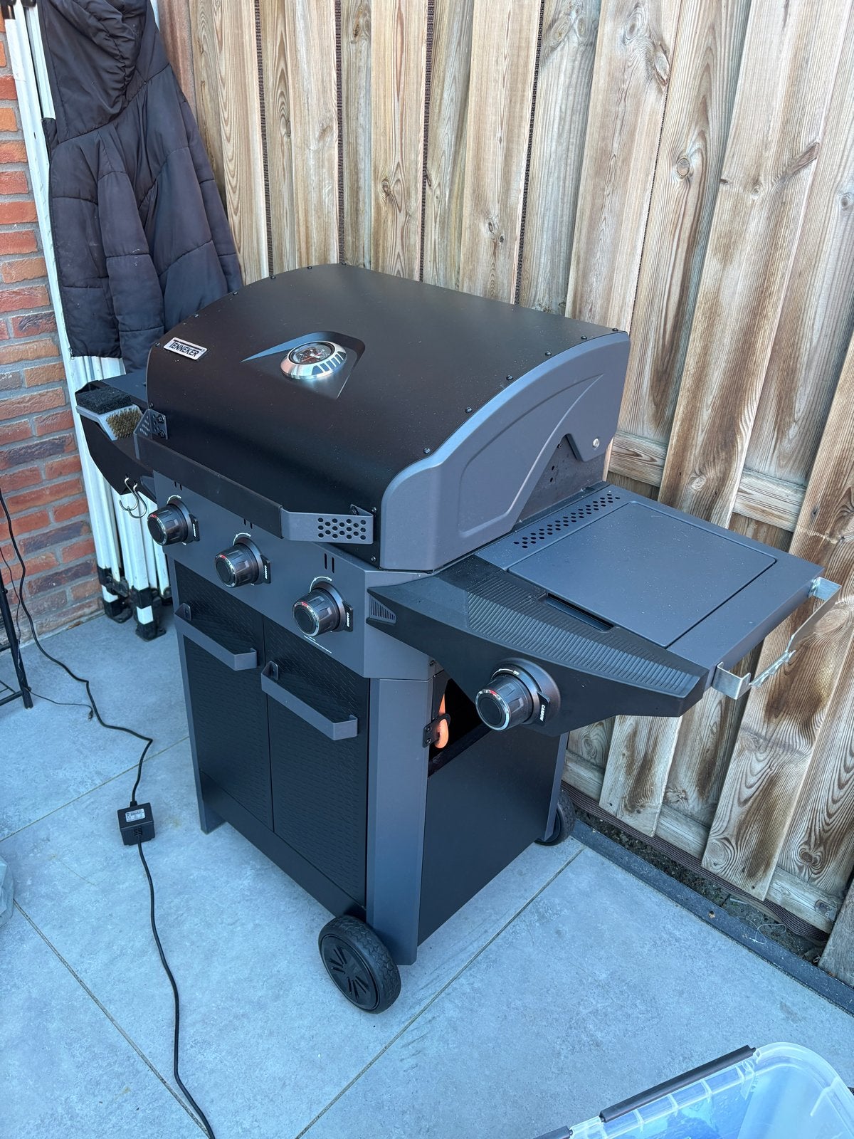 Tenneker Zo goed als nieuwe BBQ van Hornbach, 3x gebruikt, Ophalen, Gebruikt