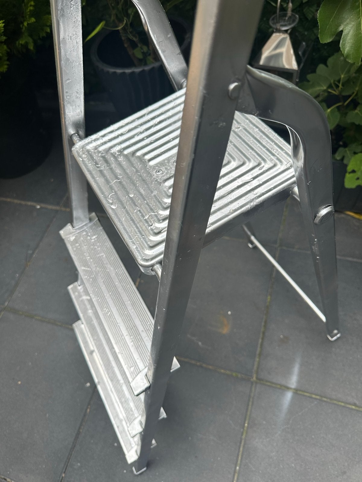 Stevige aluminium huishoudtrap met 4 treden, Ophalen, Gebruikt, Trap, Opvouwbaar of Inschuifbaar