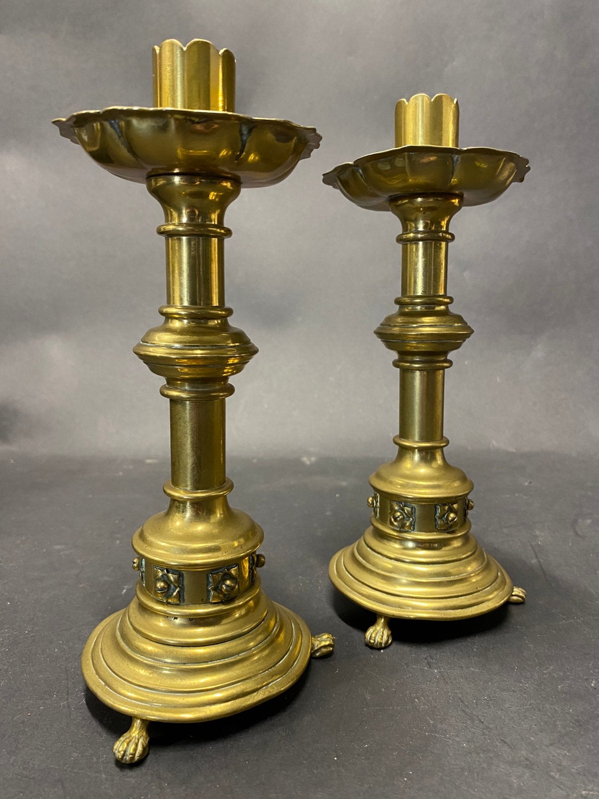 1850 kerk kandelaars neogotiek, Ophalen of Verzenden, Koper of Brons