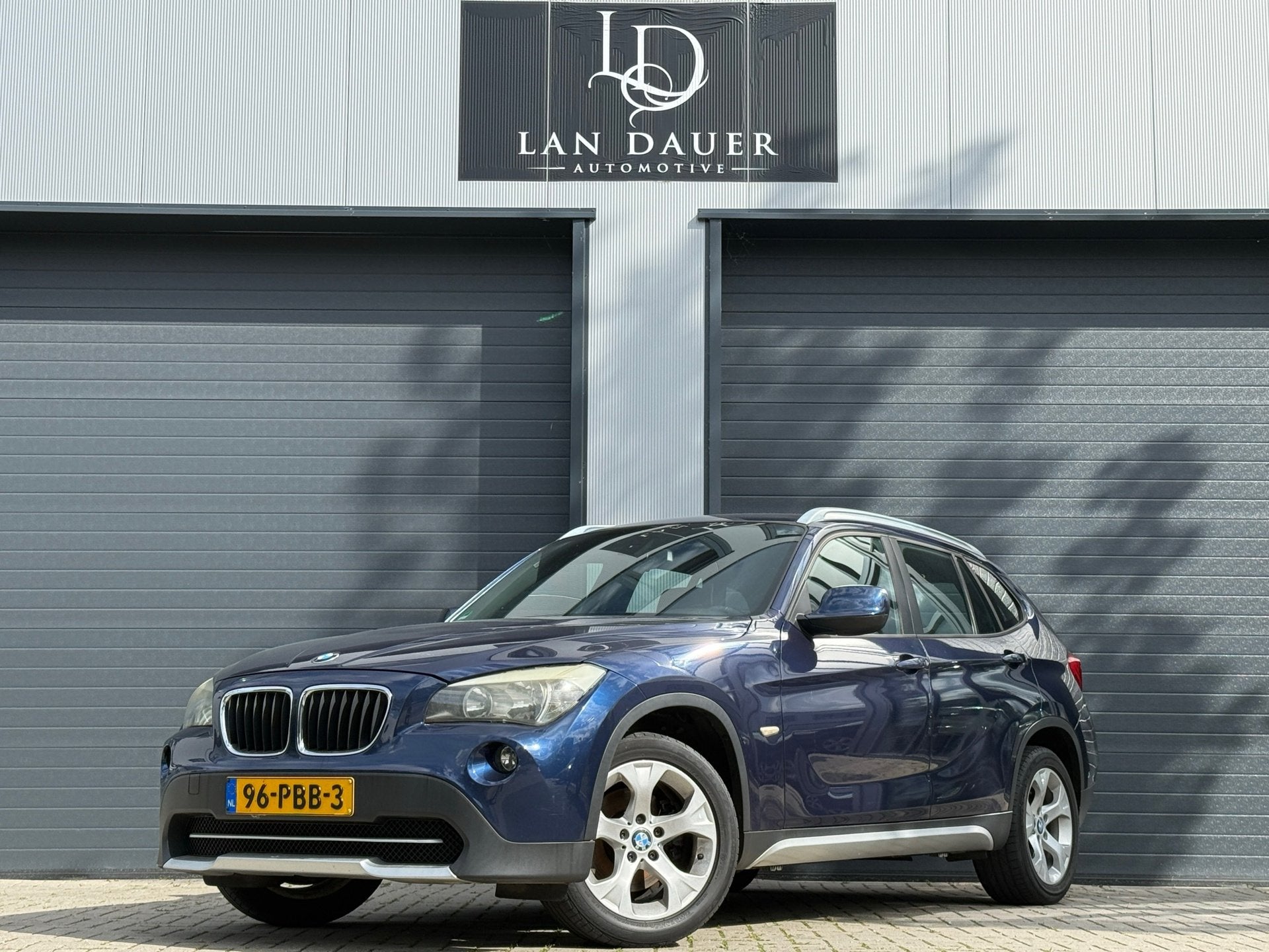 BMW X1 SDrive18i Executive / LAGE KM / PDC / AIRCO / NAVI, Auto's, BMW, X1, Euro 5, Achterwielaandrijving, 4 cilinders