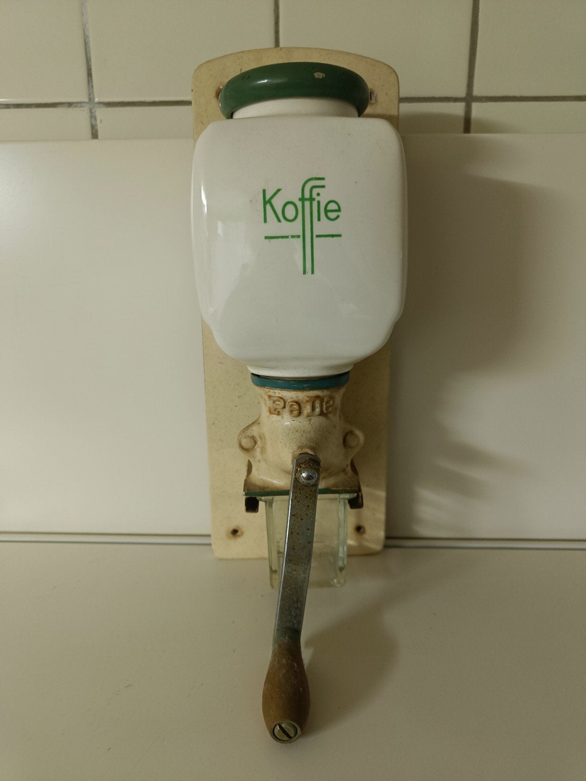 Antieke Wandkoffiemolen - 'Koffie' Decoratie, Antiek en Kunst, Ophalen