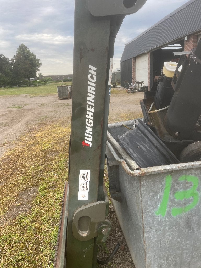 Nette jungheinrich hefmast met sideshift, Ophalen, Zo goed als nieuw, Handmatig