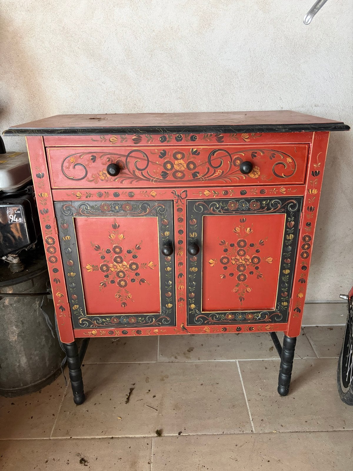 Vintage Hindeloopen kastje - Handgeschilderd rood meubel, Ophalen
