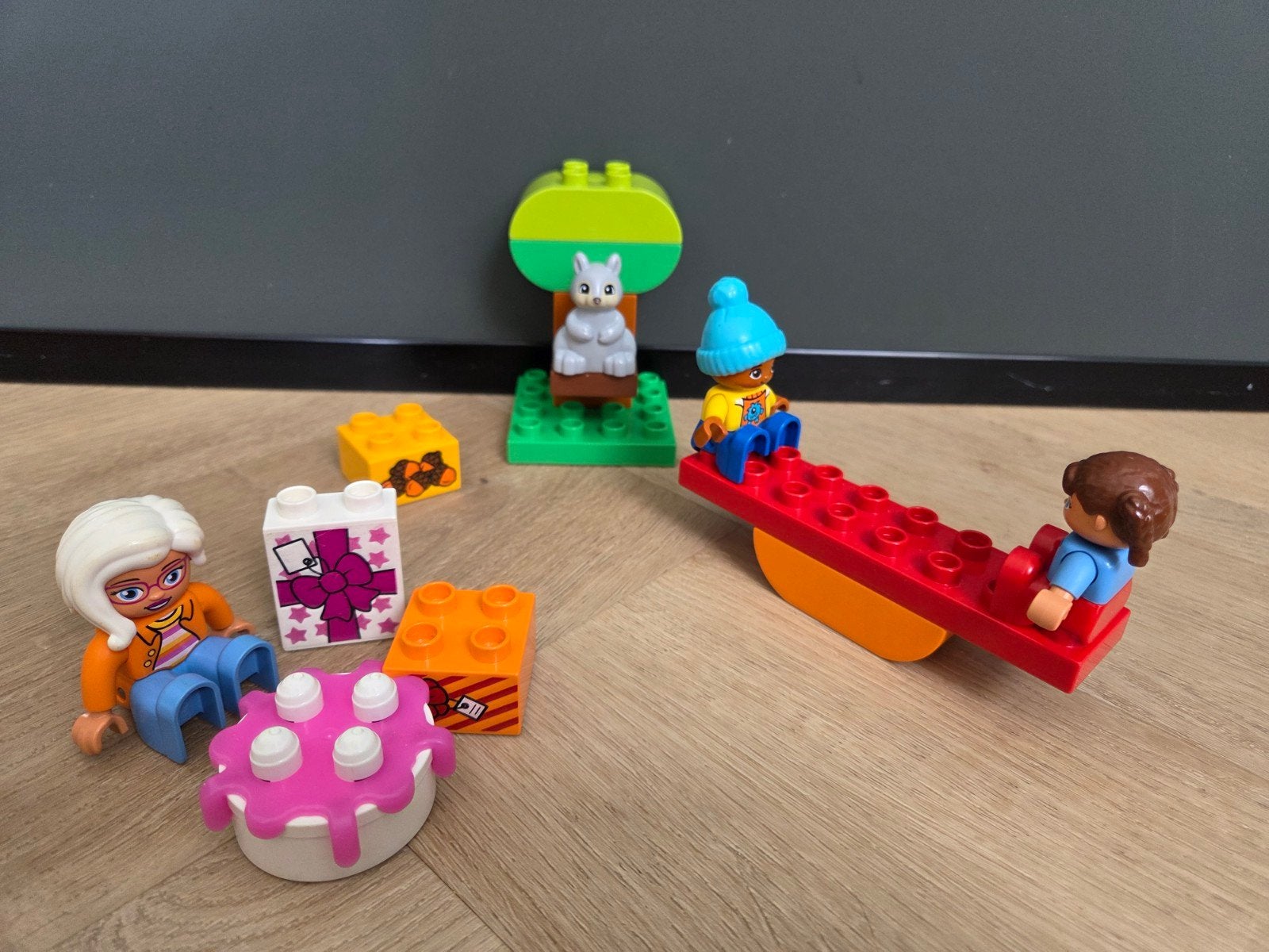 Leuke Duplo set met eekhoorn, wip en poppetjes, Inclusief minifiguren, Gebruikt, Ophalen of Verzenden, Duplo
