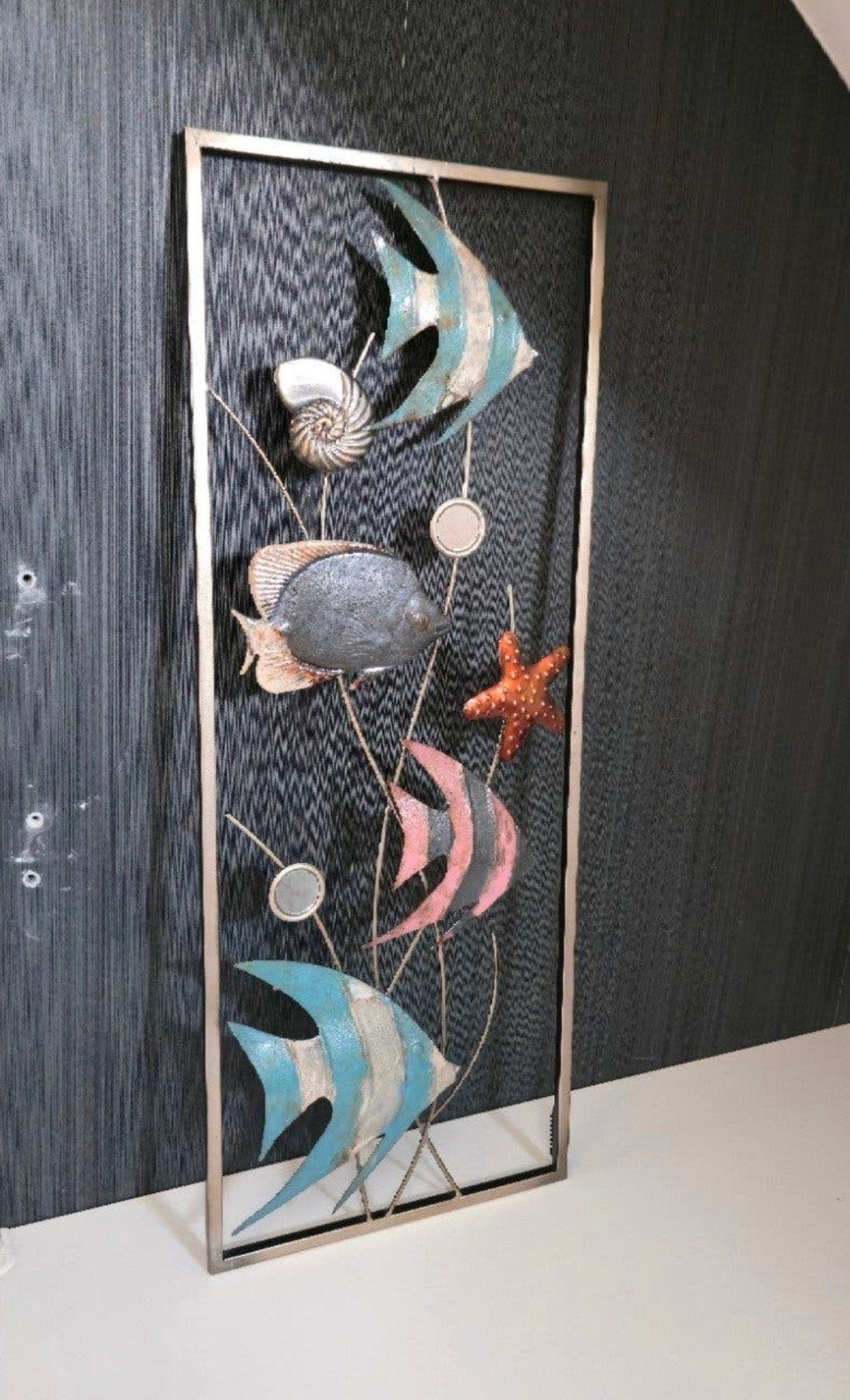 Metalen wanddecoratie vissen en zeedieren - 28x73 cm, Huis en Inrichting, Metaal, Wandsculptuur, Gebruikt, Meerkleurig