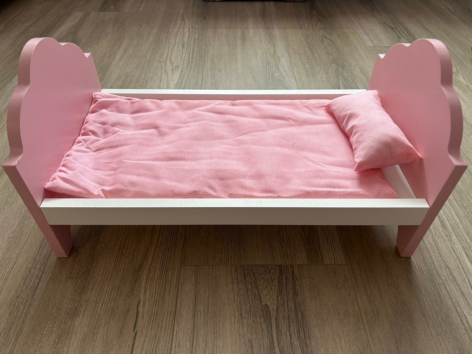 Houten poppenbedje, Ophalen, Zo goed als nieuw, Babypop