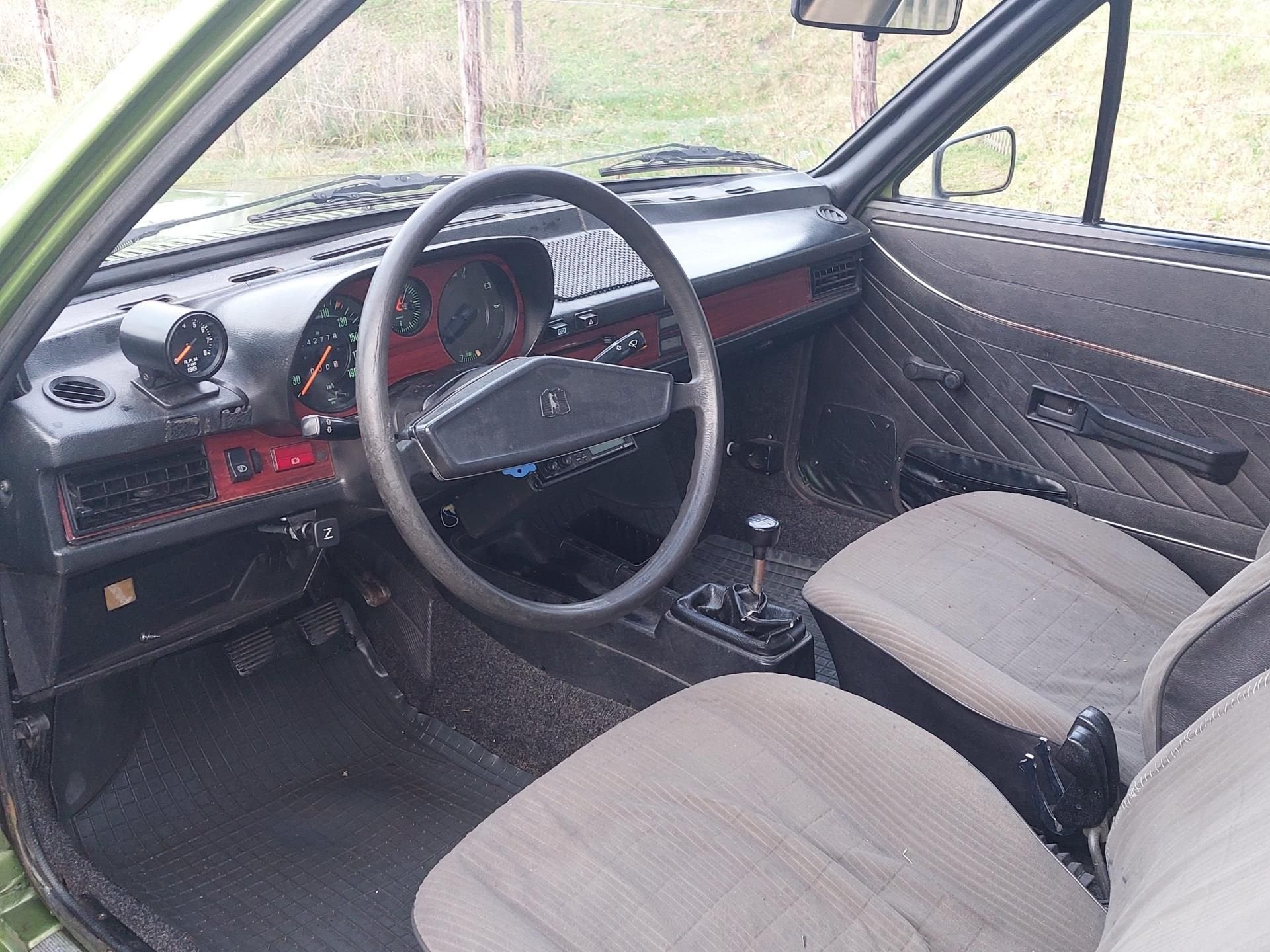 Volkswagen Passat 1.6 LS, foto 12