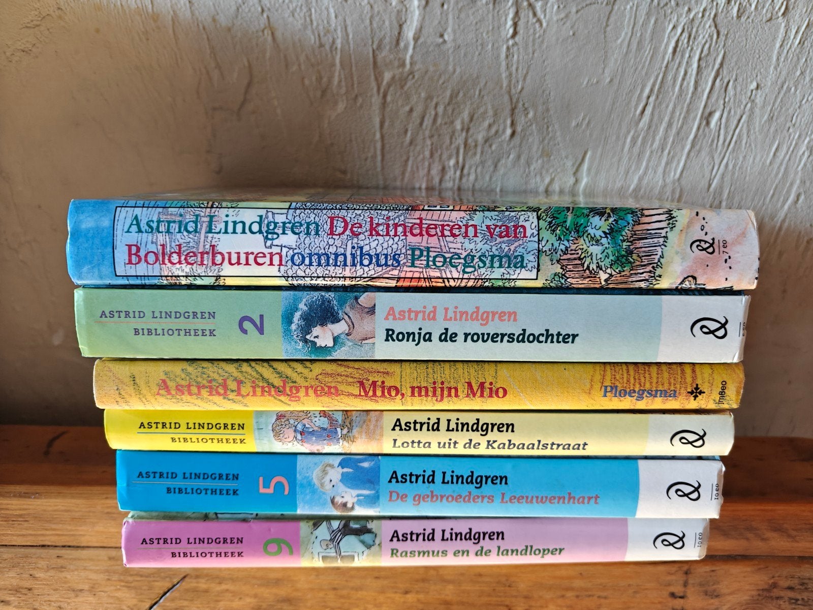 6 Klassiekers van Astrid Lindgren., Ophalen of Verzenden, Zo goed als nieuw, Fictie algemeen