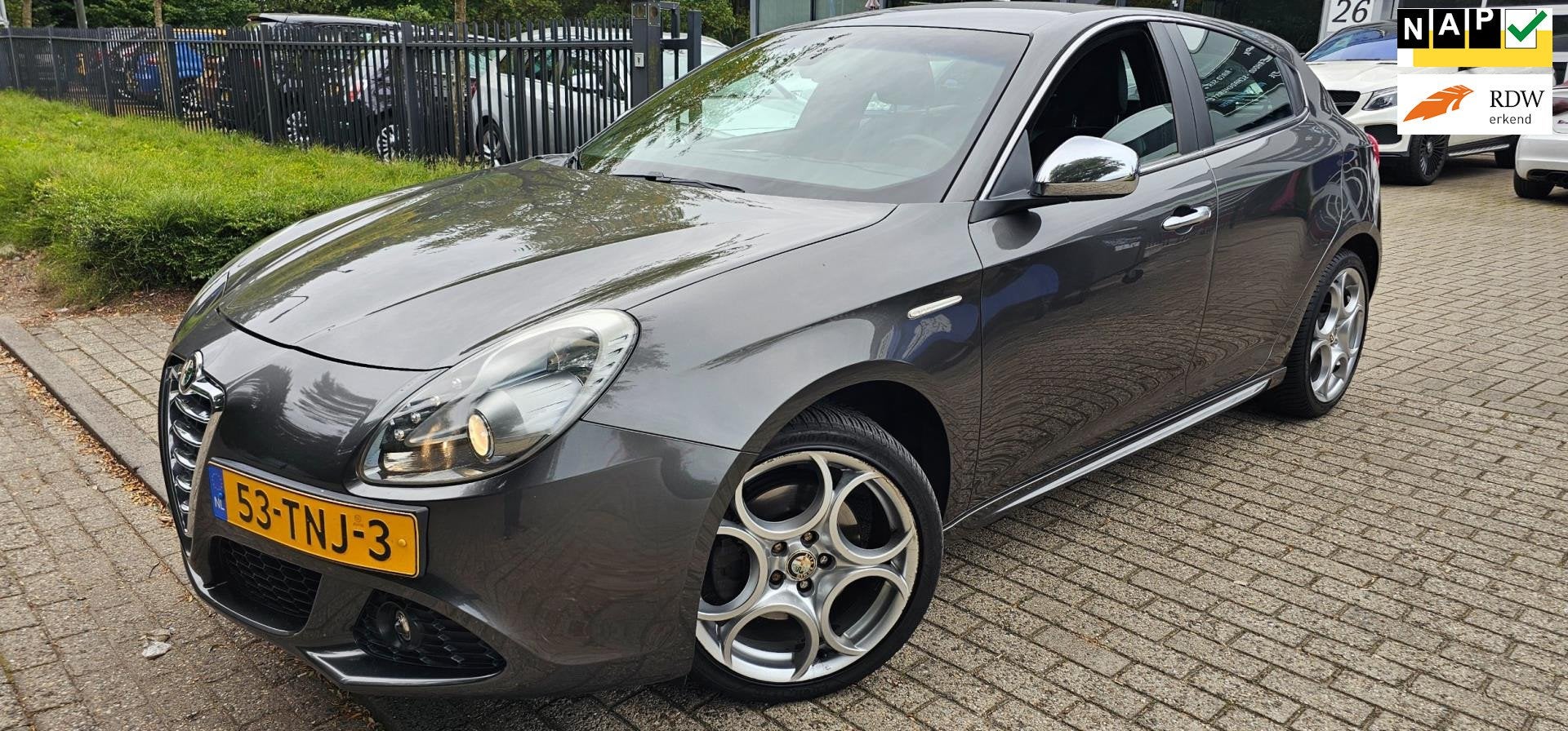 Alfa Romeo Giulietta 1.4 T Distinctive, Voorwielaandrijving, Euro 5, Gebruikt, Zwart
