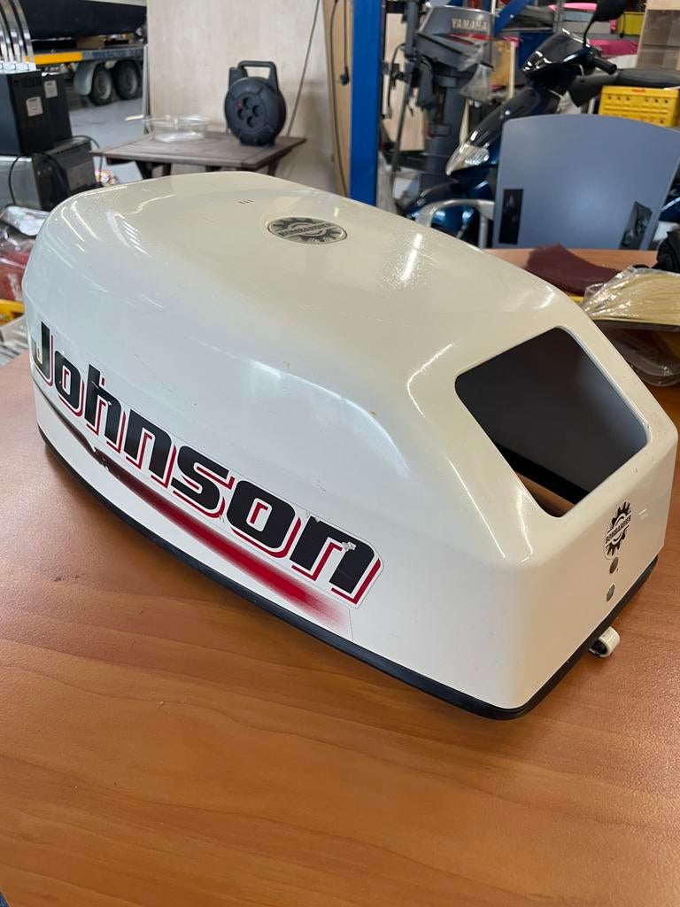 JOHNSON Buitenboord motor kap, Watersport en Boten, Accessoires en Onderhoud, Gebruikt, Motor en Techniek, Ophalen
