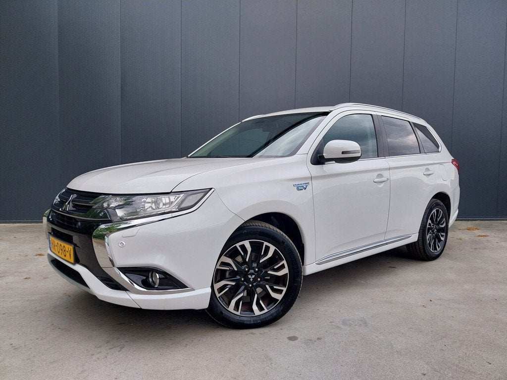 Mitsubishi Outlander 2.0 PHEV Executive LPG CAMERA ALCANTARA, Automaat, 1998 cc, 135 pk, Euro 6