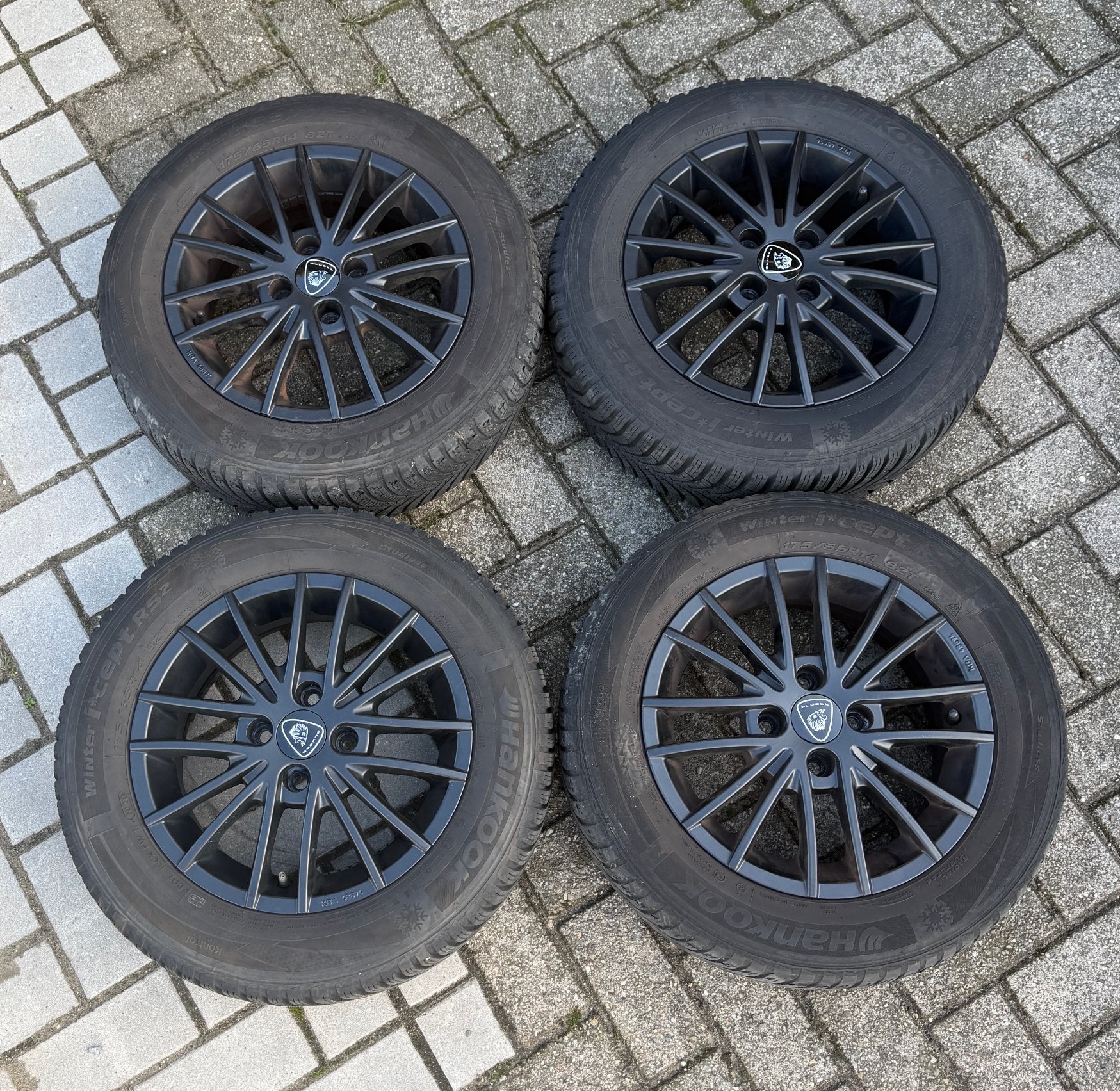 Fiat 500 set winterbanden zwarte lichtmetalen velgen 14”, Ophalen, Gebruikt
