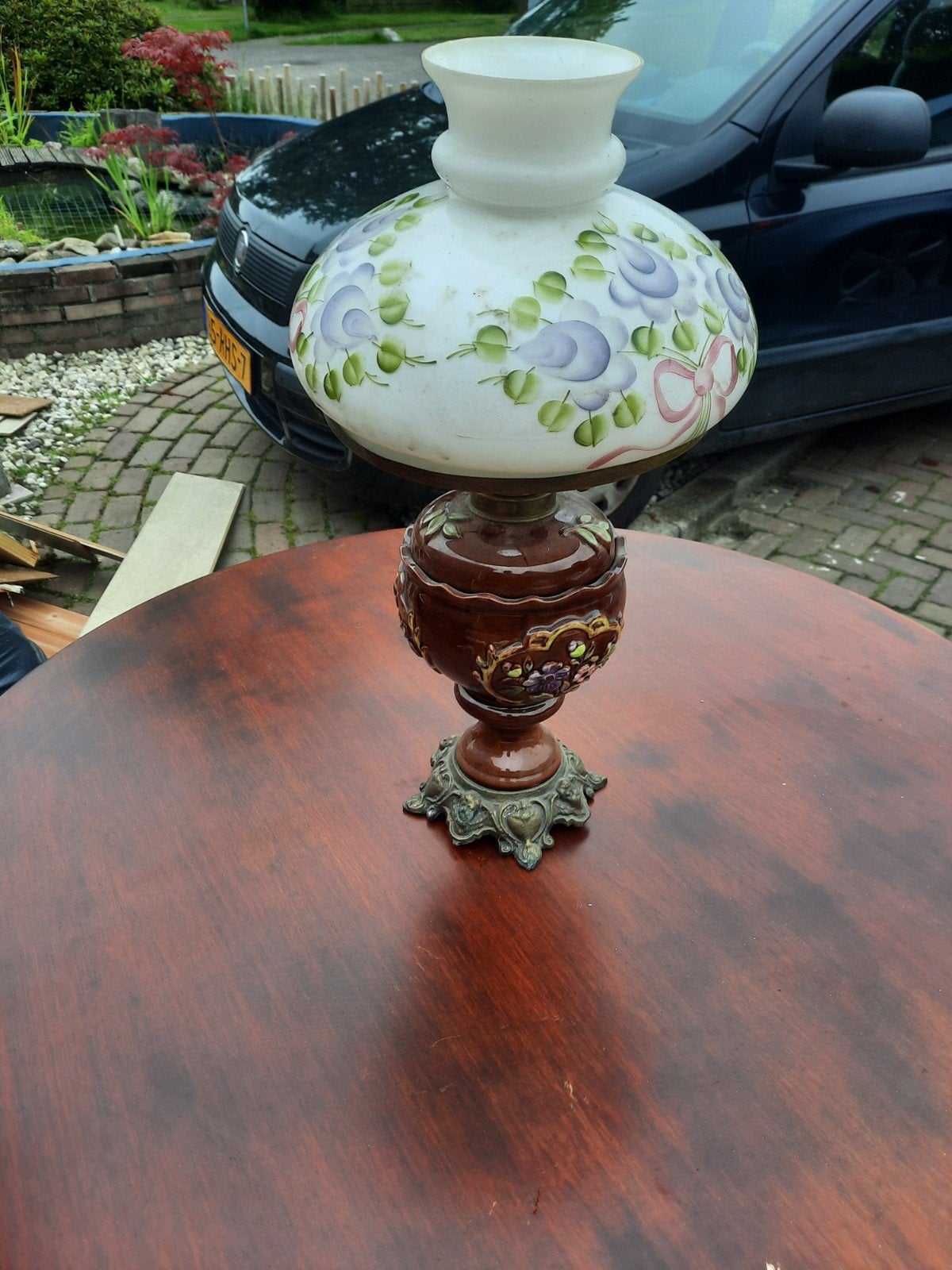 Antieke petroleumlamp met bloemmotief, Ophalen of Verzenden