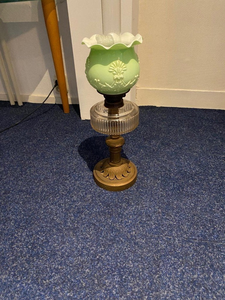 antieke Victoriaanse olielamp met lichtgroene glazen kap, Ophalen of Verzenden