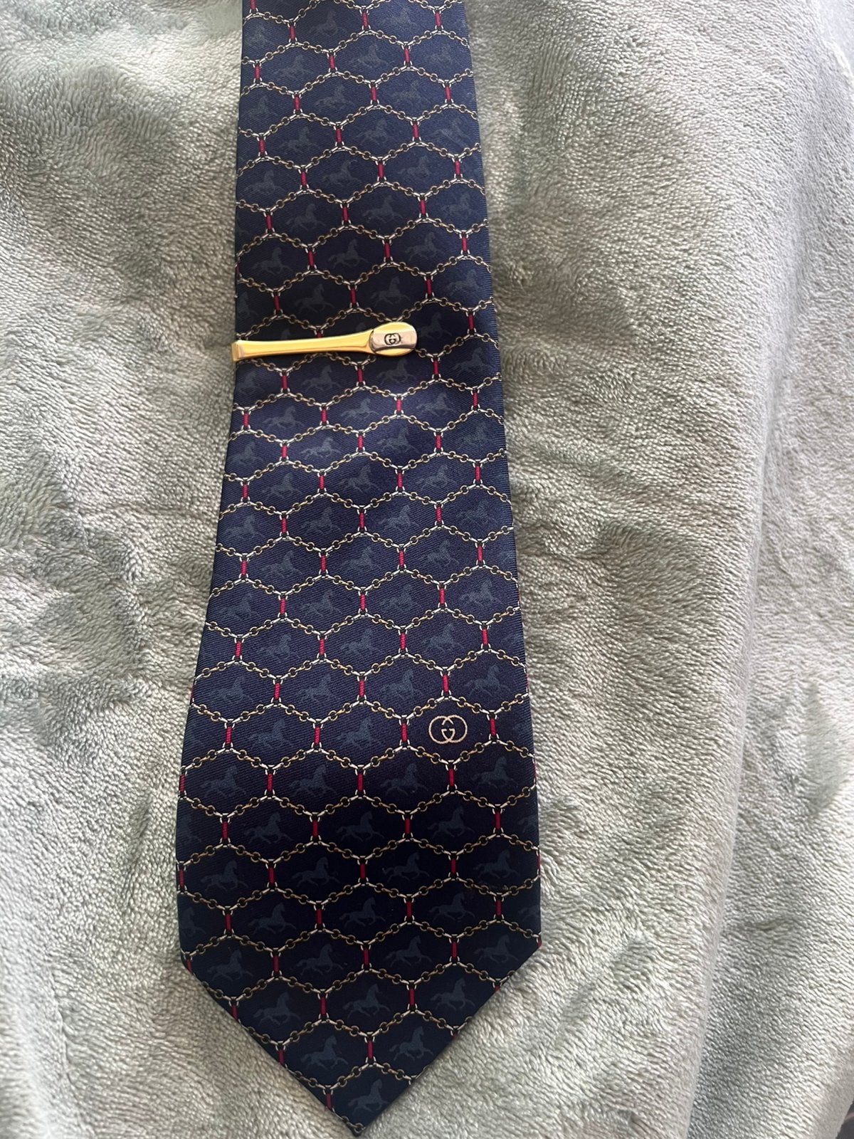 Gucci stropdas met Gucci clip, Ophalen of Verzenden, Zo goed als nieuw, Blauw