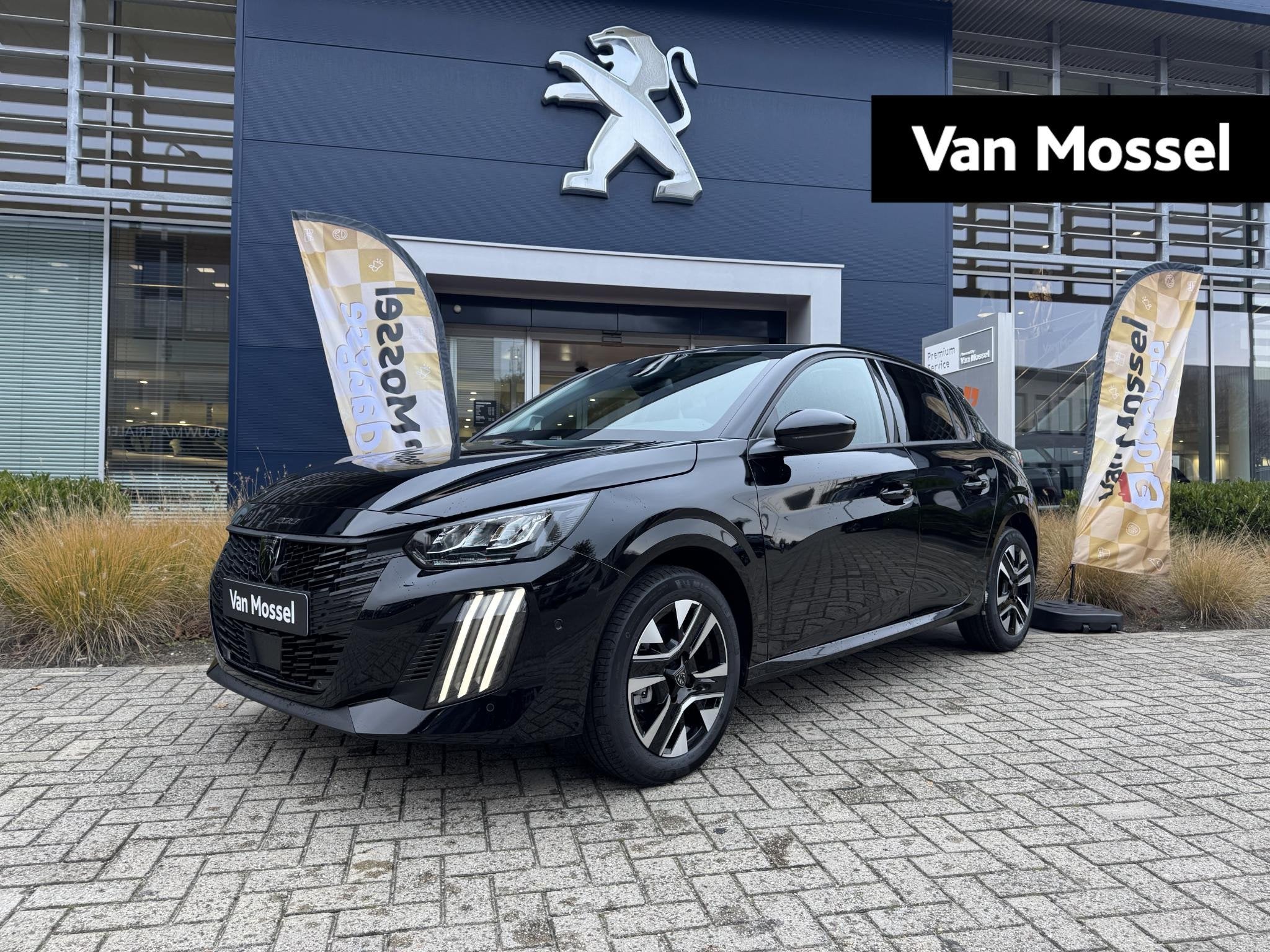Peugeot 208 Hybrid 110 e-DCS6 Allure l Voorraad l Vision & N, 1195 kg, Euro 6, 1199 cc, Leder en Stof