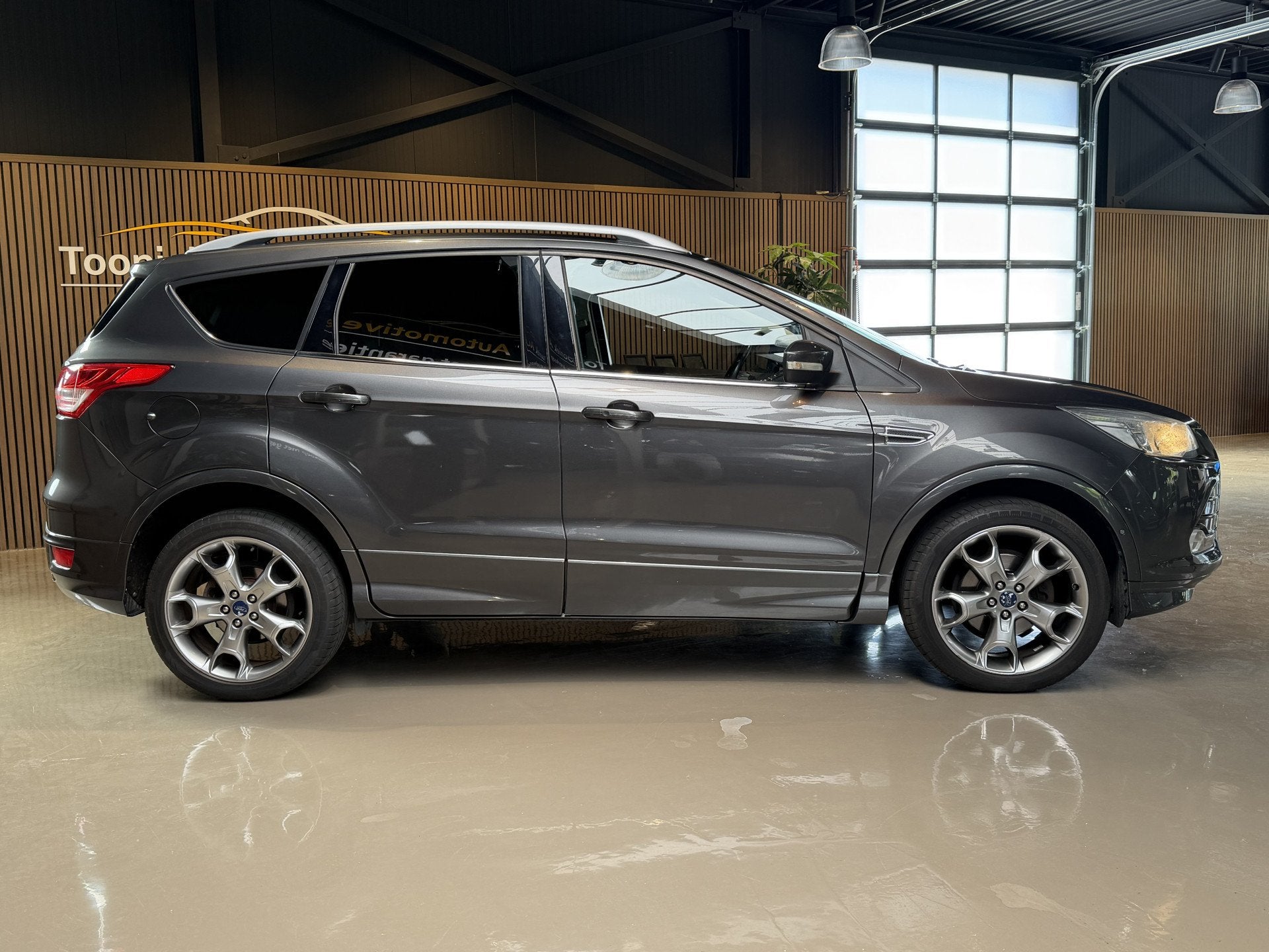 Ford Kuga 1.5 Titanium Styling Pack Trekhaak | NAVI | Cruis, Auto's, 4 cilinders, Origineel Nederlands, Bedrijf, Handgeschakeld