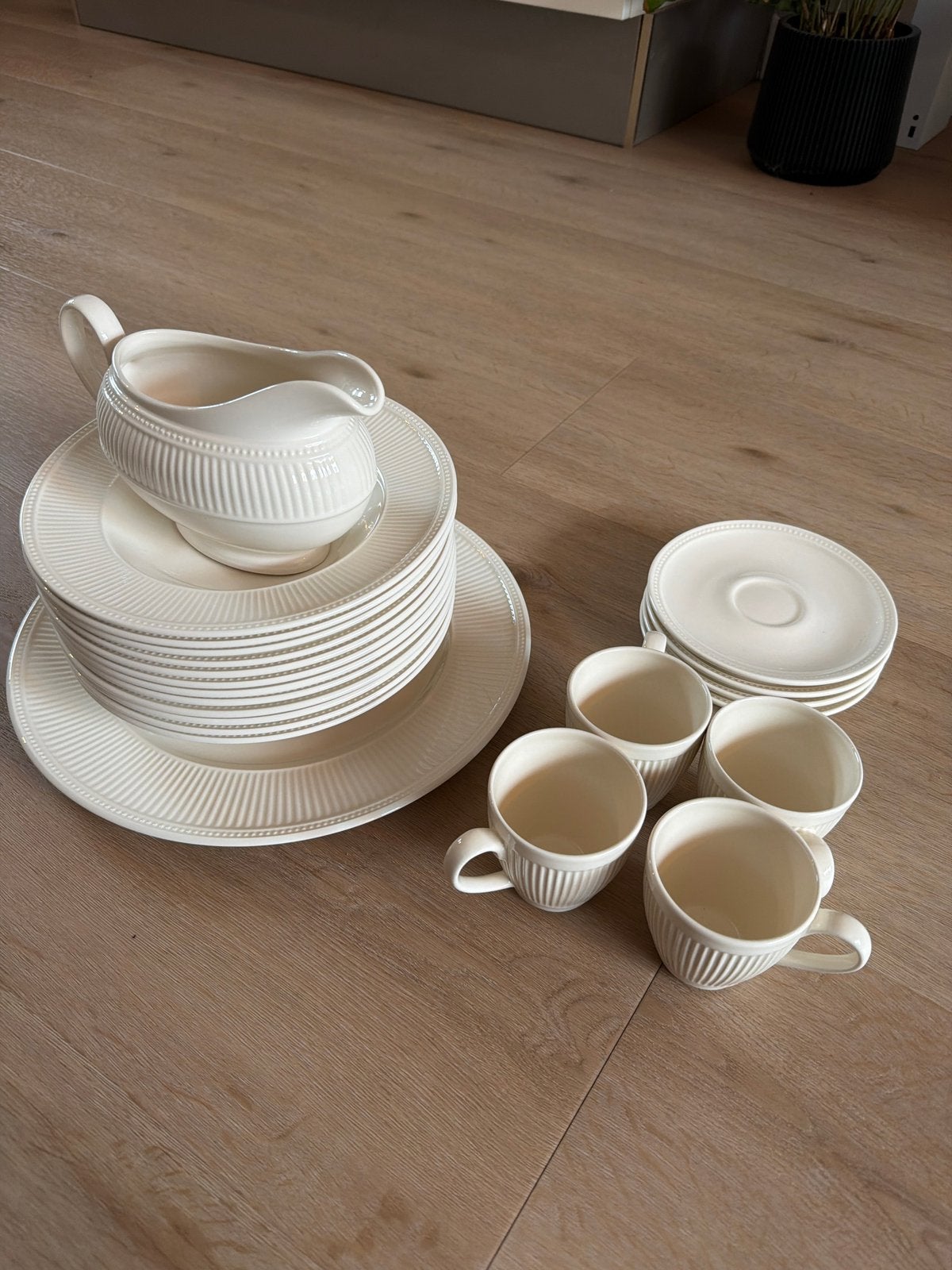 Wedgwood Edme servies set, Ophalen