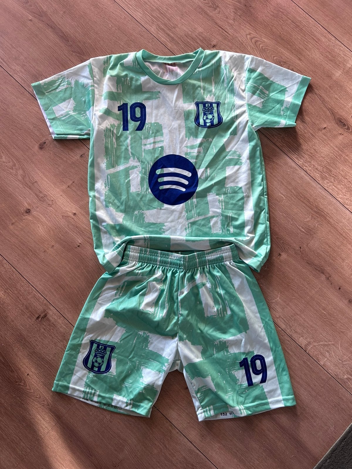 Lamine Yamal 19 barcelona uit short en shirt, Maat XS of kleiner, Ophalen of Verzenden, Gebruikt, Trainingspak