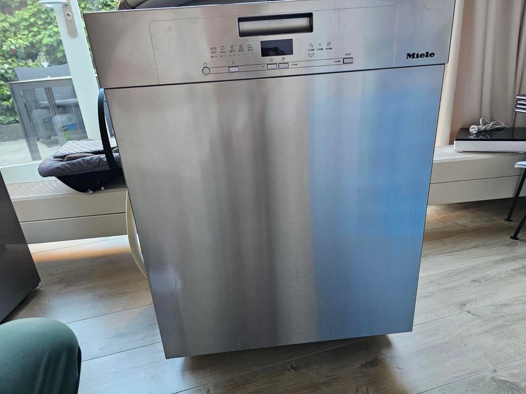Miele G 5022 SCU Selection Onderbouw Vaatwasser RVS, Ophalen, Minder dan 10 liter, Energieklasse A of zuiniger, Zo goed als nieuw