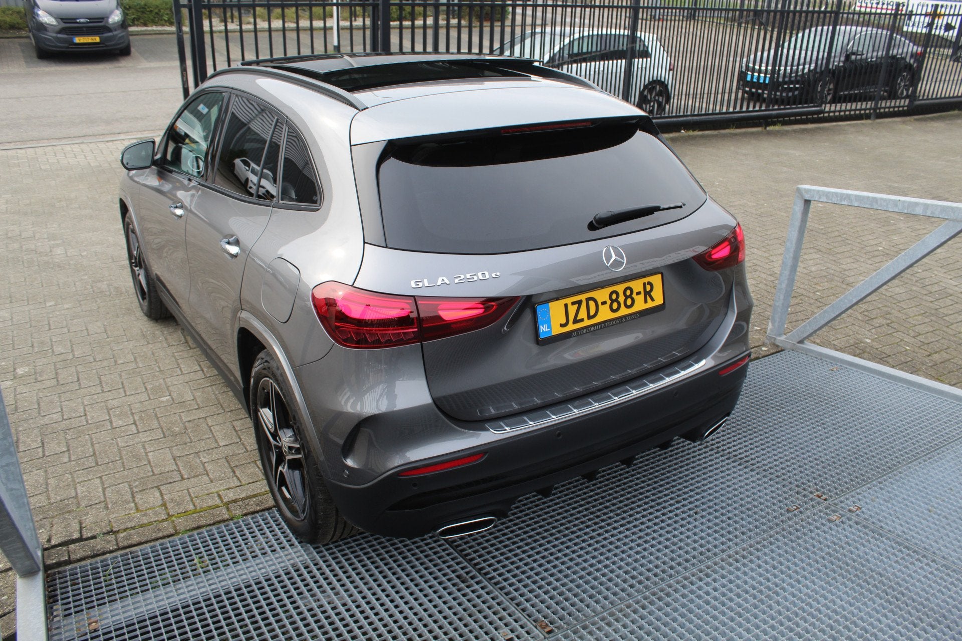 Mercedes-Benz GLA 250 e AMG Night edition/Panoramadak/Sfeerv, 12 maanden, Euro 6, 4 cilinders, Alcantara