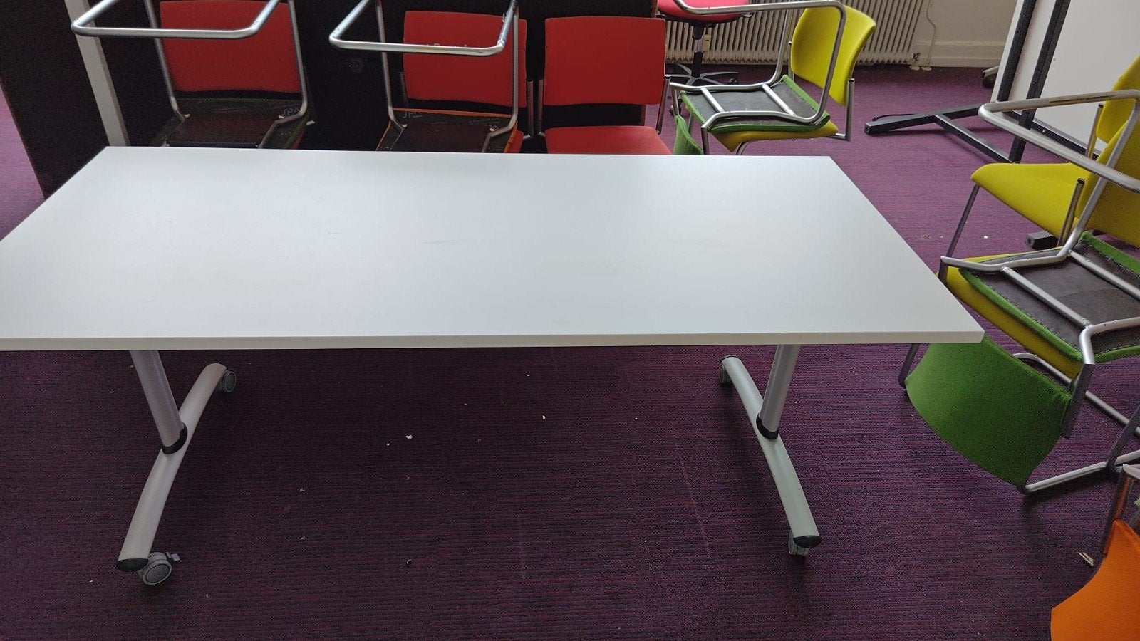 Mooie grote inklapbare tafel, Ophalen, Met wielen, Zo goed als nieuw