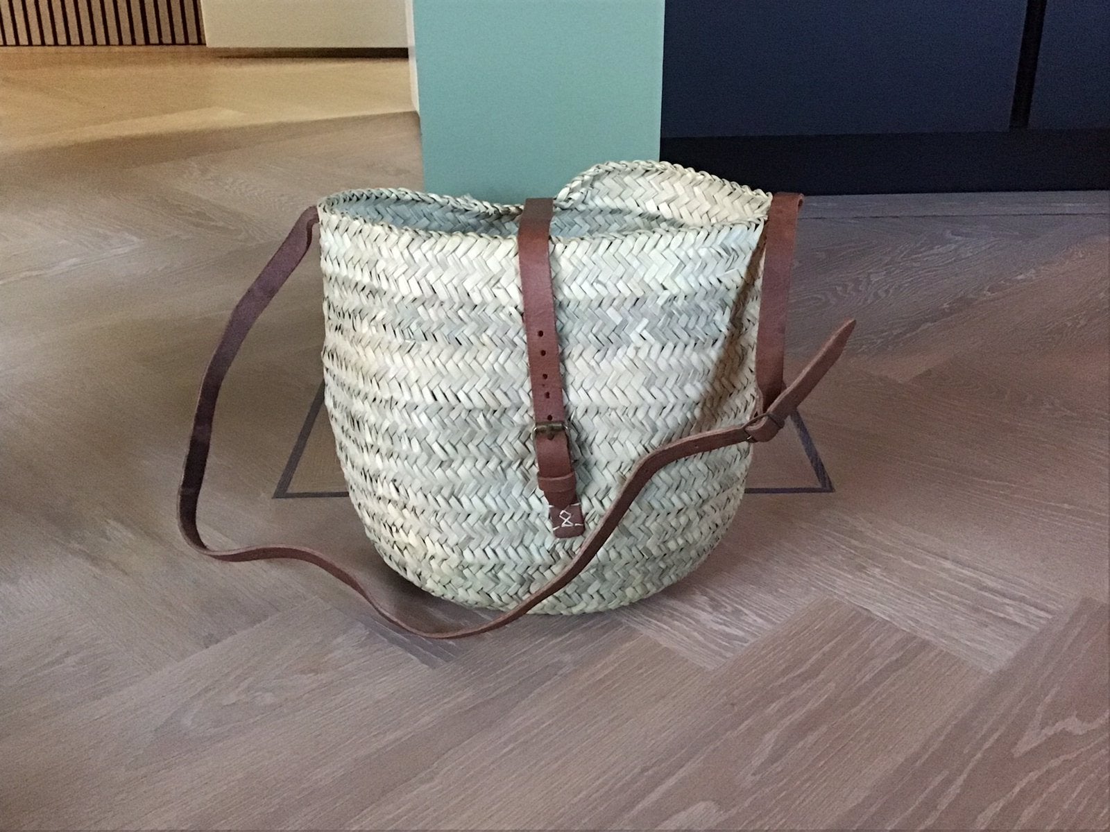 Rieten Mand / Tas Palm Rond Model met Leren Riem, Ophalen of Verzenden, Nieuw, Rond, Riet