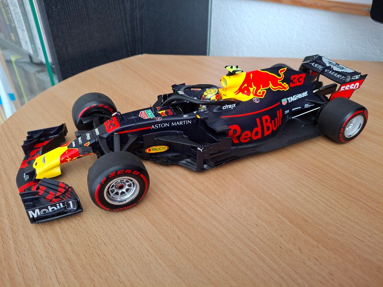 Max Verstappen Red Bull RB14 2018 Austria GP Minichamps 1:18, Ophalen of Verzenden, Zo goed als nieuw, Auto, MiniChamps