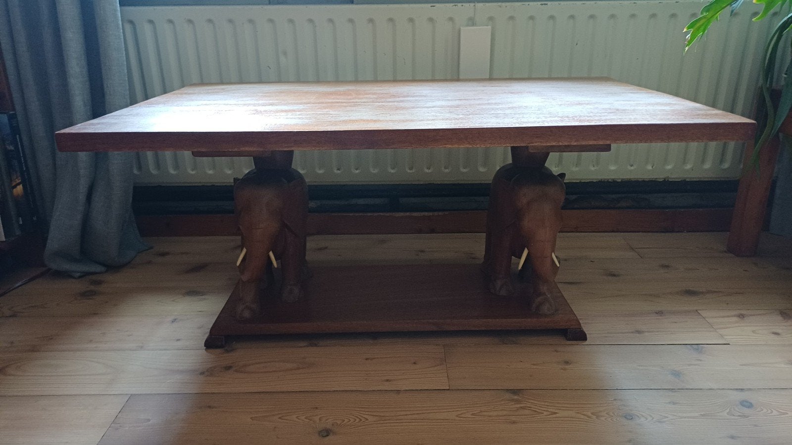 Aziatische (salon)tafel met olifantenpoten, Antiek en Kunst, Ophalen