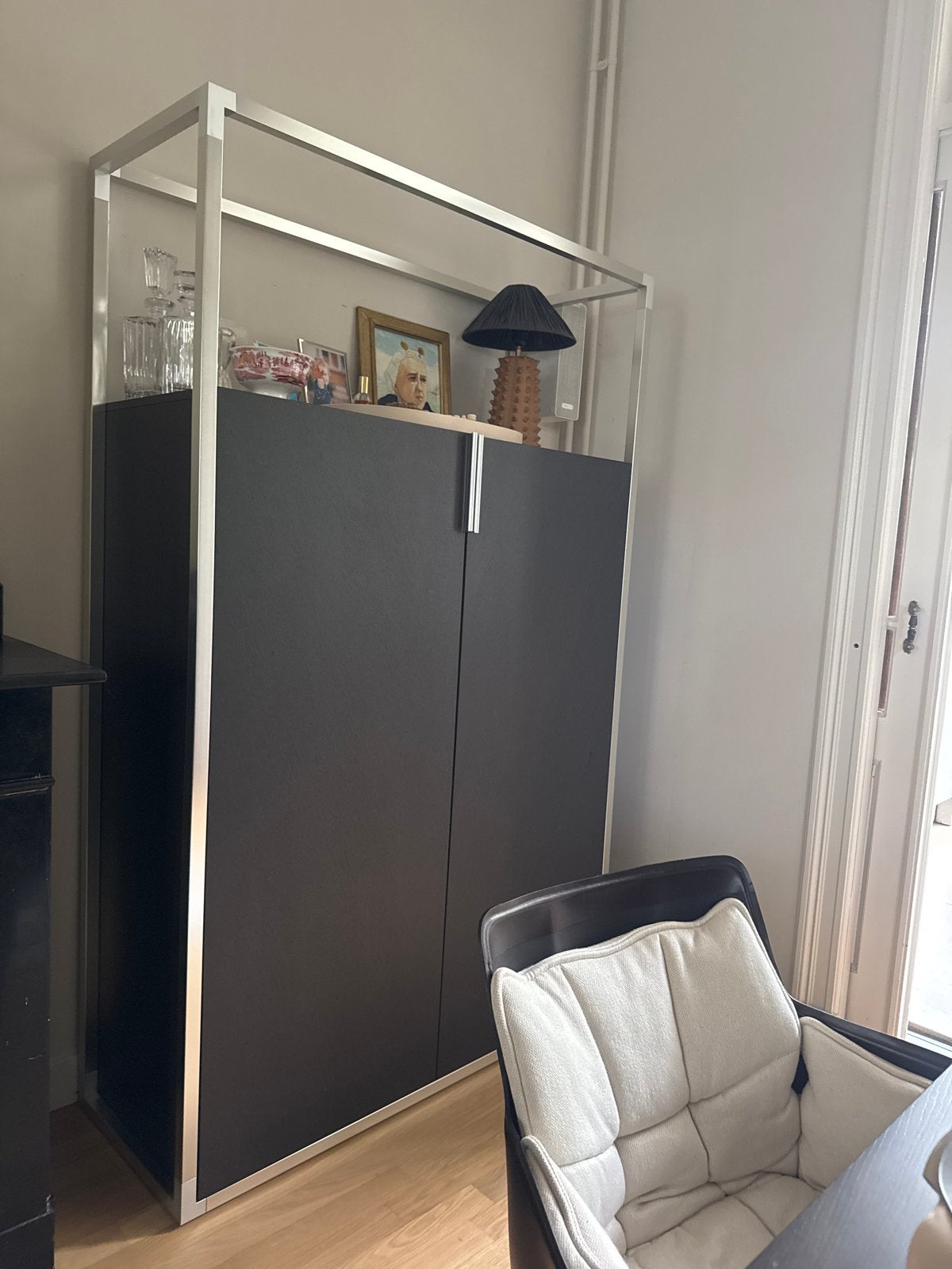 Ligne Roset Houten Kast met Zilveren Details - Modern Design, Ophalen, Gebruikt, 100 tot 150 cm, Met lade(s)