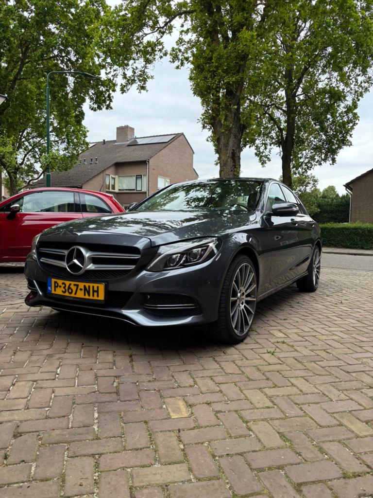 Mercedes-Benz C-Klasse C180 burmeister - leer - grootscherm, Auto's, Mercedes-Benz, Automaat, 1800 kg, Zwart, Particulier