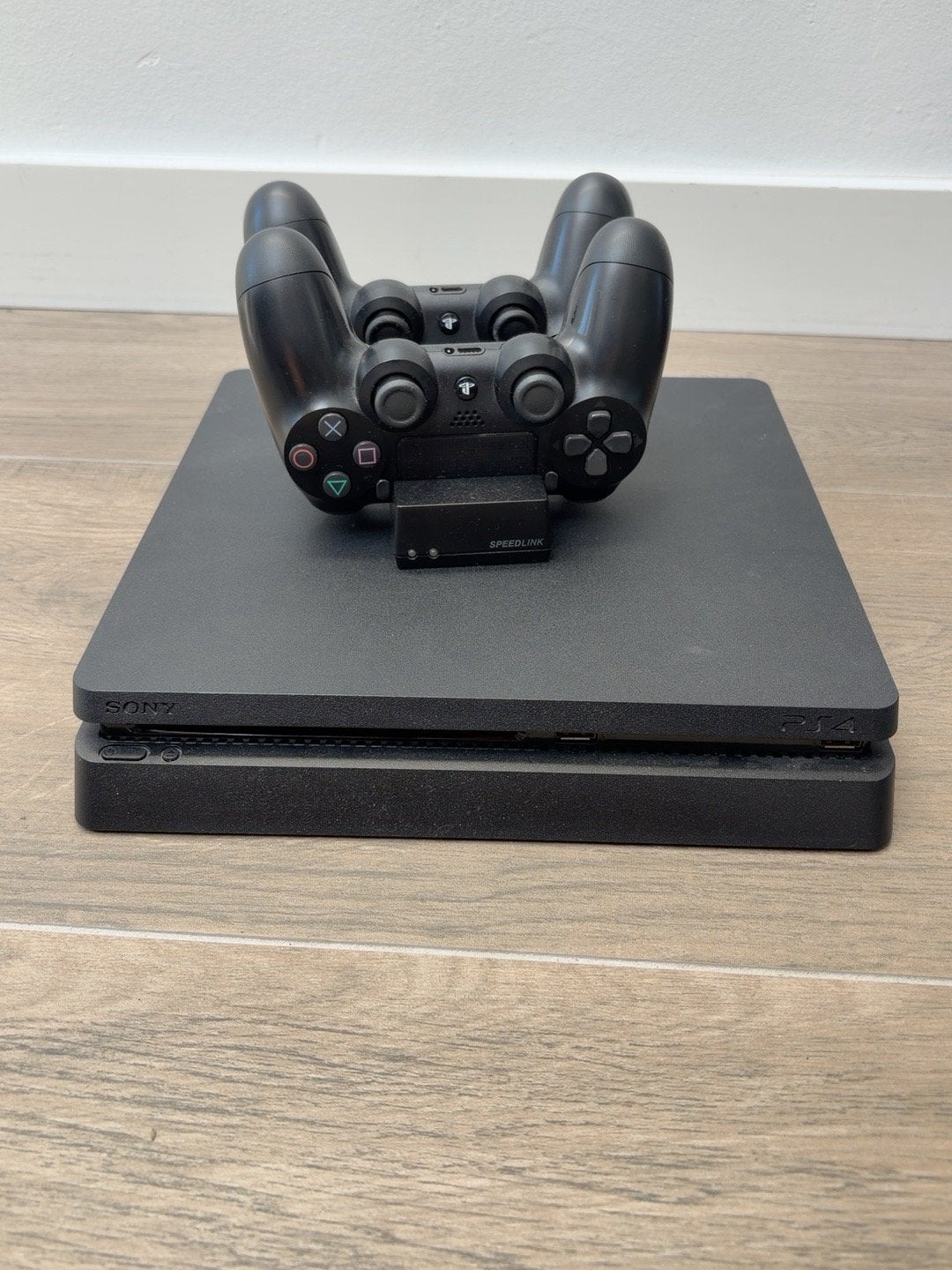 PS4 Slim + 2 controllers + oplaadstation + 10 games, Ophalen, Zo goed als nieuw, Met 2 controllers, Slim