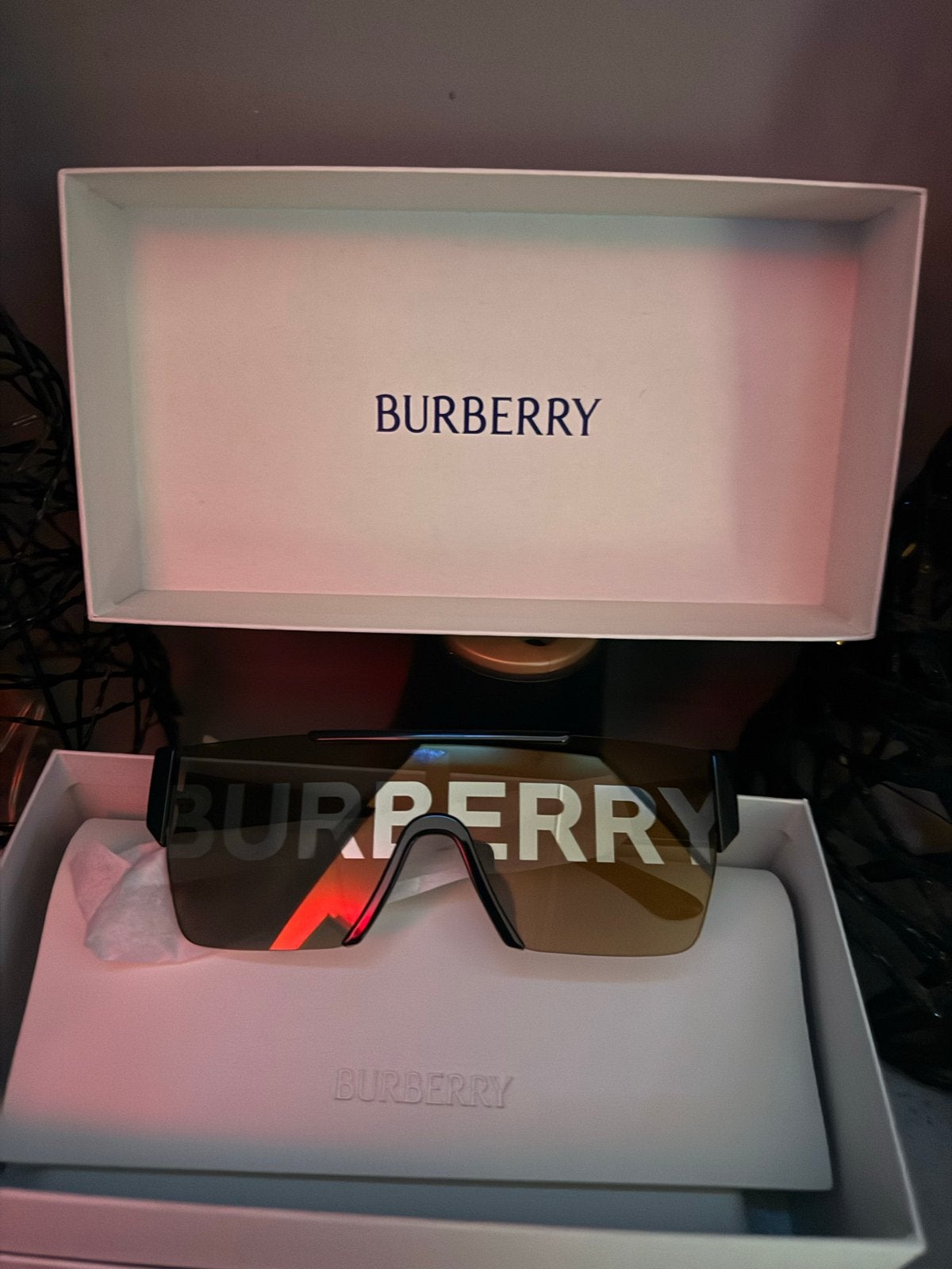 Burberry Zonnebril - Stijlvol en Nieuw, Overige merken, Zonnebril, Zwart, Nieuw