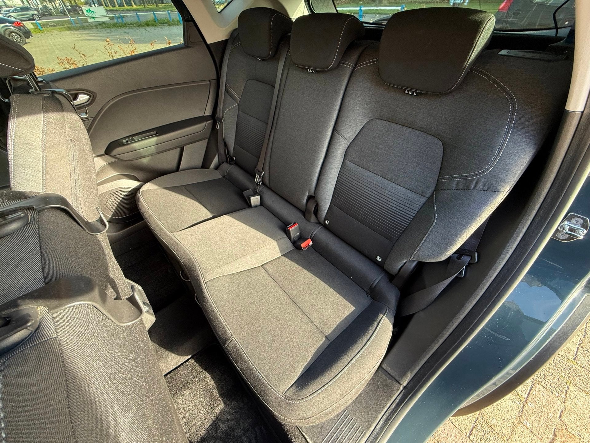 Foto 9 van Renault CAPTUR 1.3 TCe 130 Zen Automaat