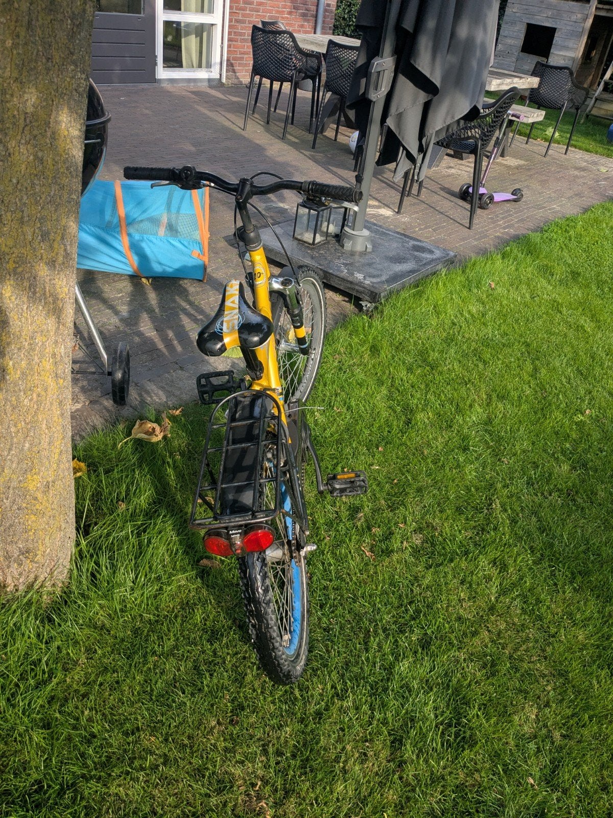 Foto 3 van Batavus Snake 20 inch jongensfiets geel