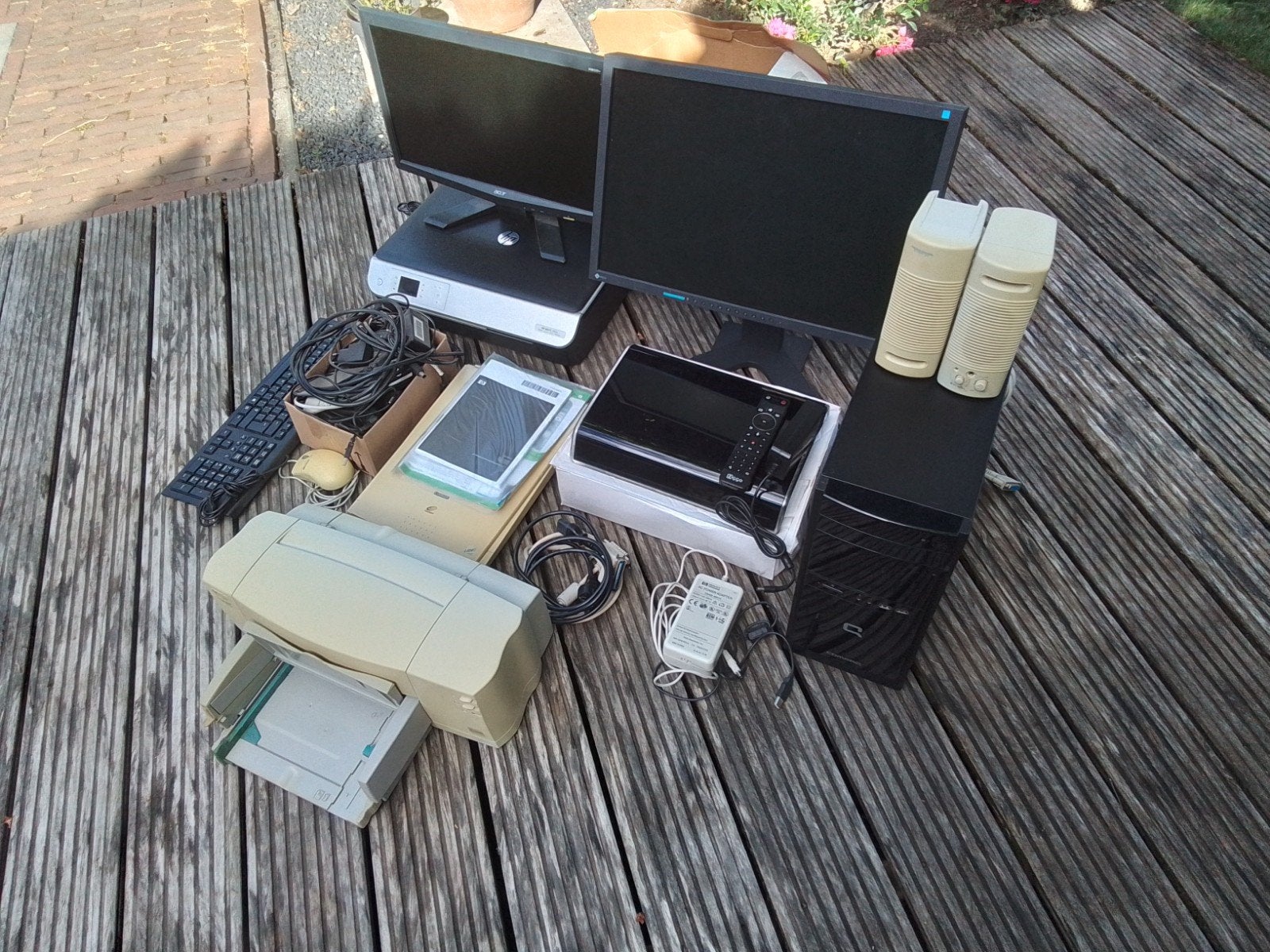 PARTIJ MONITORS PRINTERS SCANNER COMPUTER MODEM SPEAKERS, Ophalen, Zo goed als nieuw