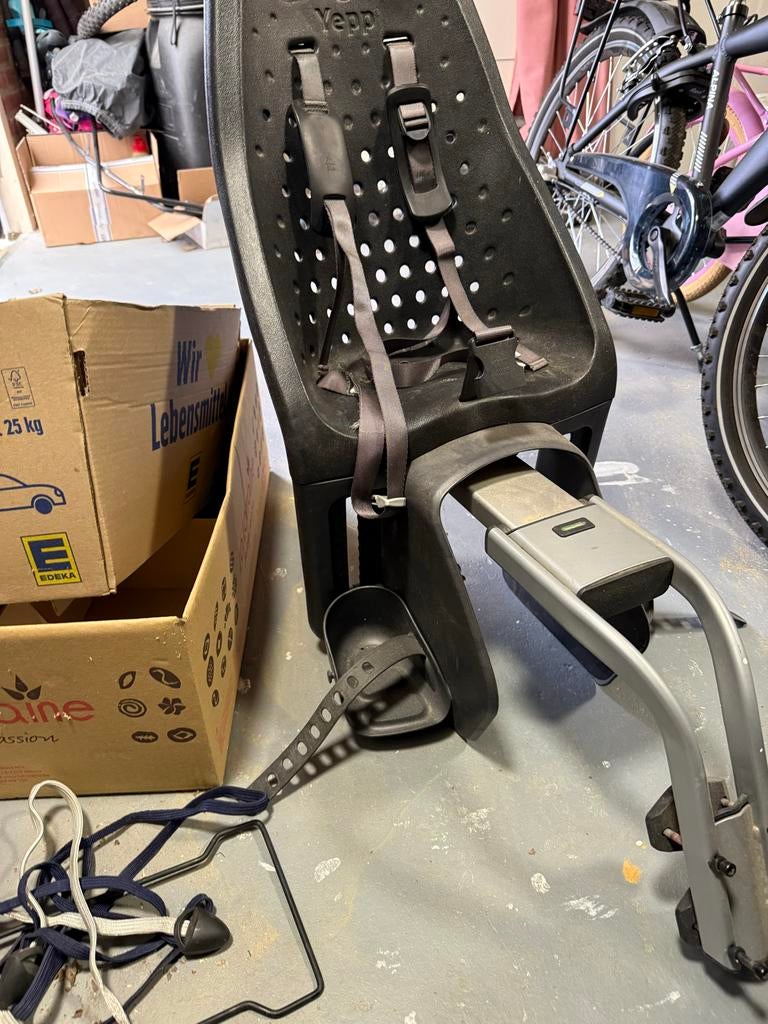 Yepp fietsstoeltje achter, Ophalen, Gebruikt, Achterzitje, Voetsteuntjes