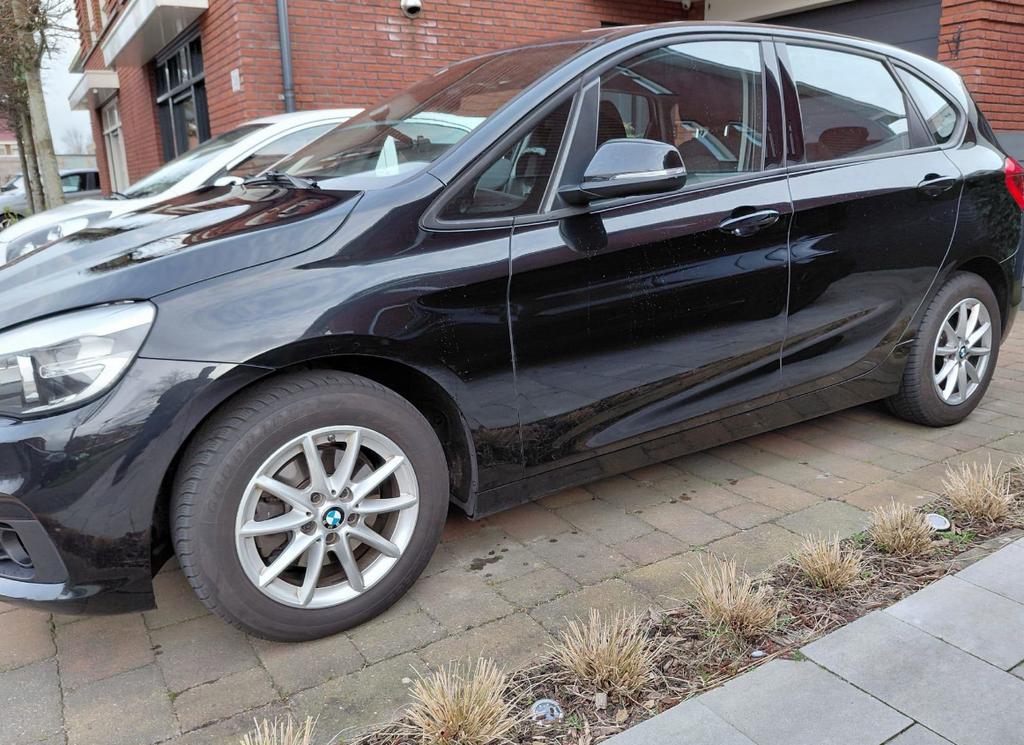 BMW 2-Serie Active Tourer 218d 150pk 2016 Zwart, Auto's, Voorwielaandrijving, Stof, 4 cilinders, Zwart