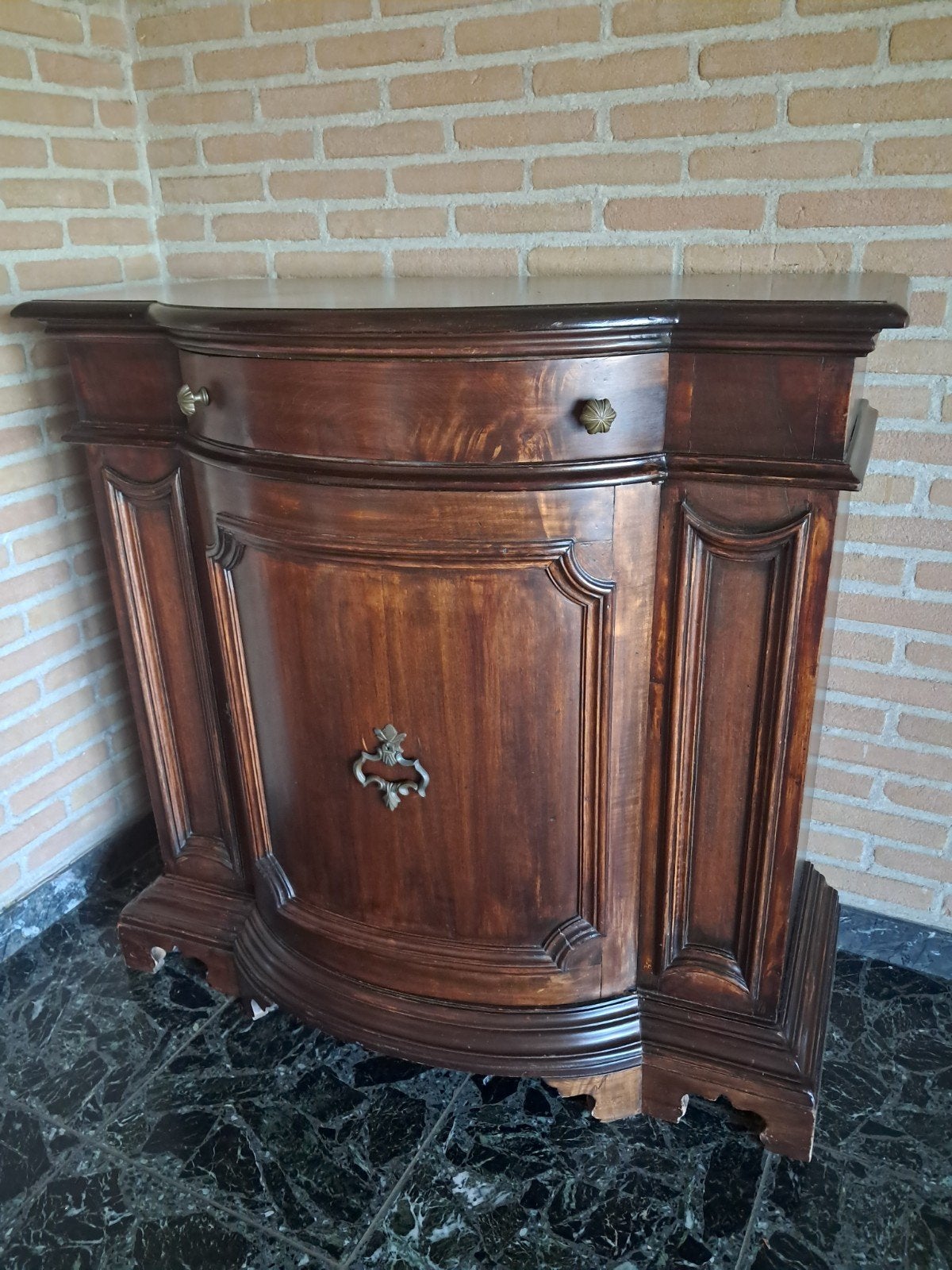 Antieke houten commode met lade en kastje, Ophalen