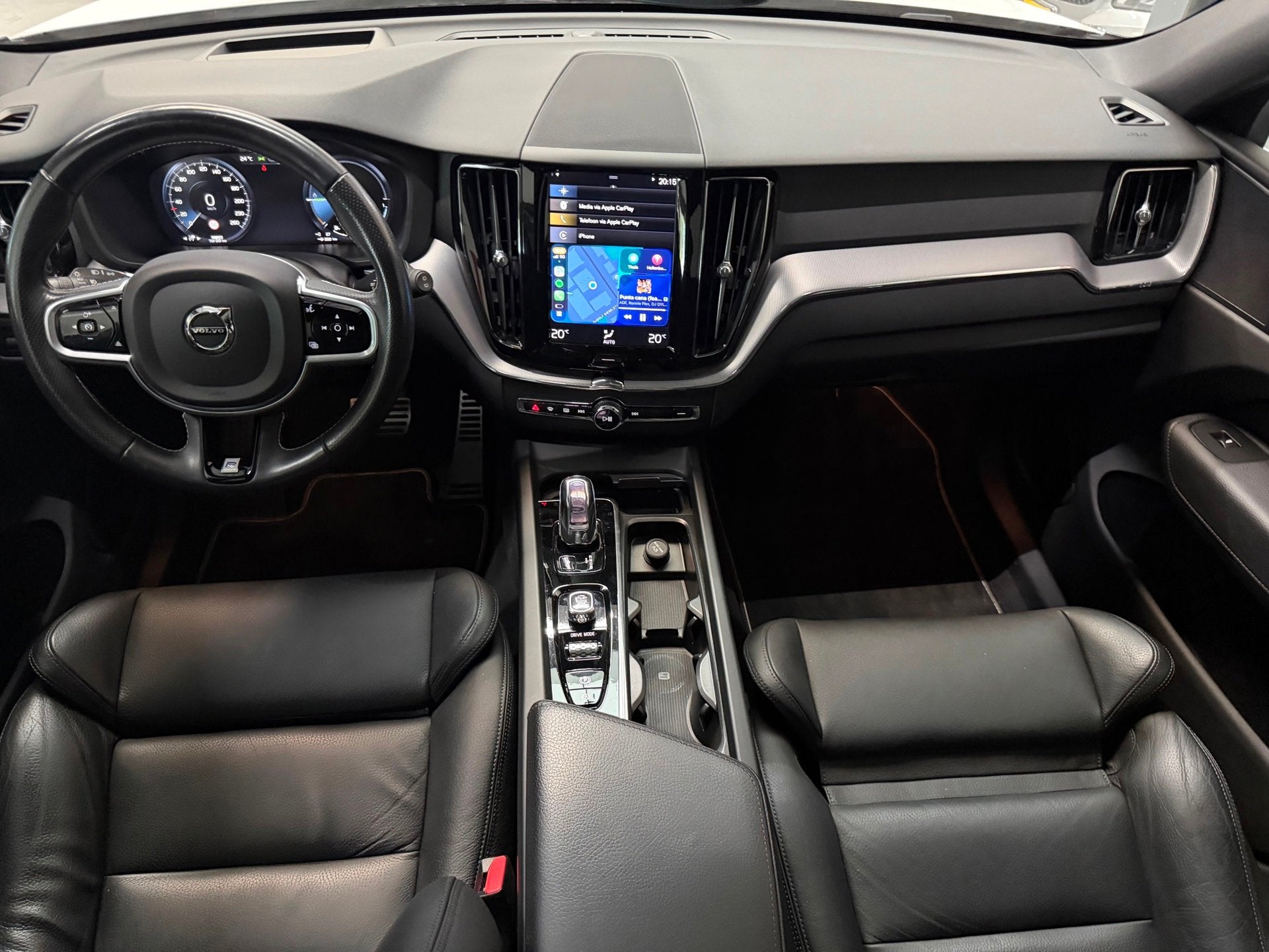 Volvo XC60 2.0 T8 Twin Engine AWD R-Design|1 eigenaar|NAP|Hy, Auto's, Automaat, Dealer onderhouden, Gebruikt, 4 cilinders