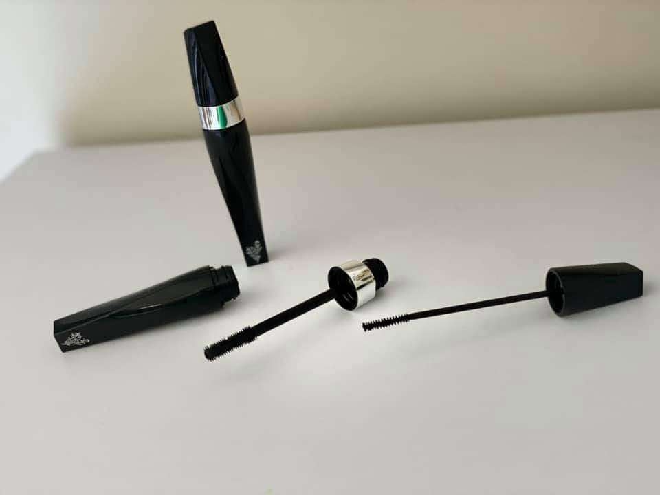 YOUNIQUE TWISTED ZWARTE MASCARA NIEUW, Ogen, Verzenden, Zwart, Nieuw