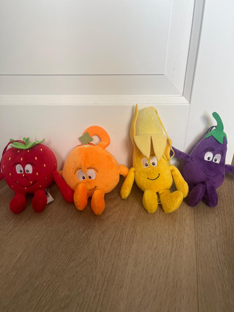 Leuke fruit en groente knuffels - Albert Heijn, Overige typen, Ophalen of Verzenden, Zo goed als nieuw, Rood