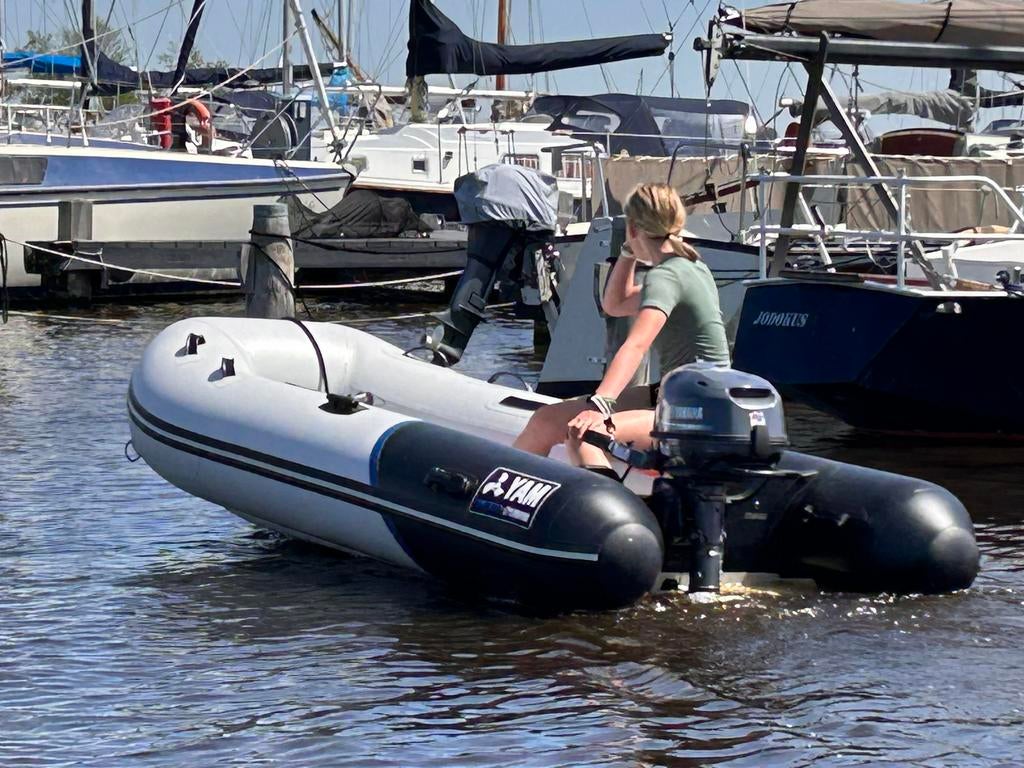 Rubberboot Yam 310 STI—V 4 pk  yamaha strandtrailer +Trolley, Watersport en Boten, Airdeck, Yam, Ophalen of Verzenden, Zo goed als nieuw