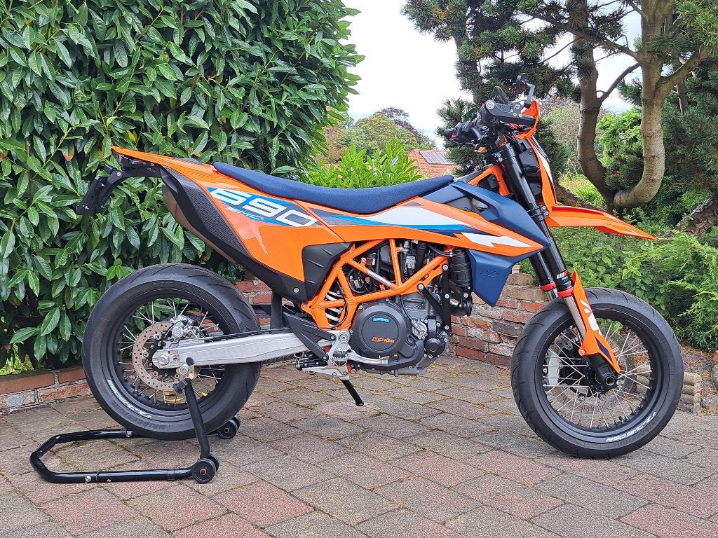 KTM 690 SMC /R in nieuwstaat, bouwjaar 2023, Motoren, Traction Control, Motorrijbewijs A, Gebruikt, Particulier