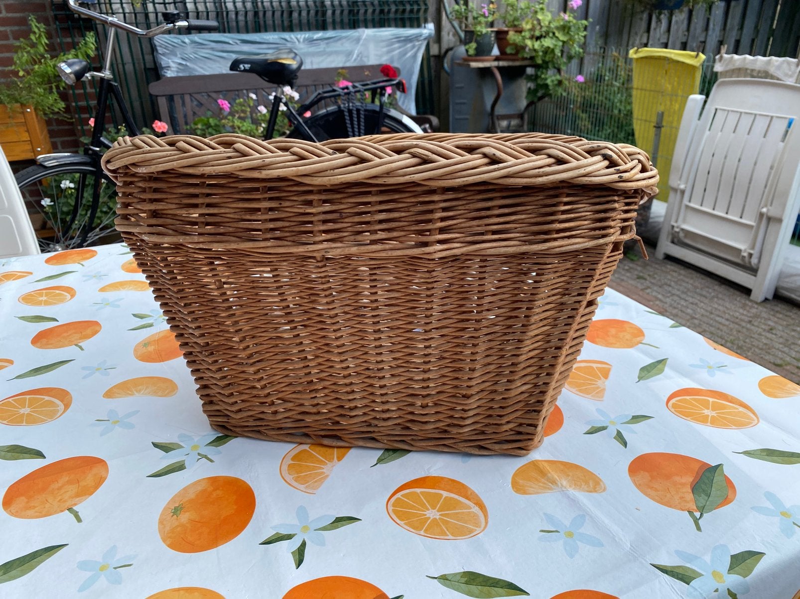 Rieten fietsmand, Ophalen, Gebruikt