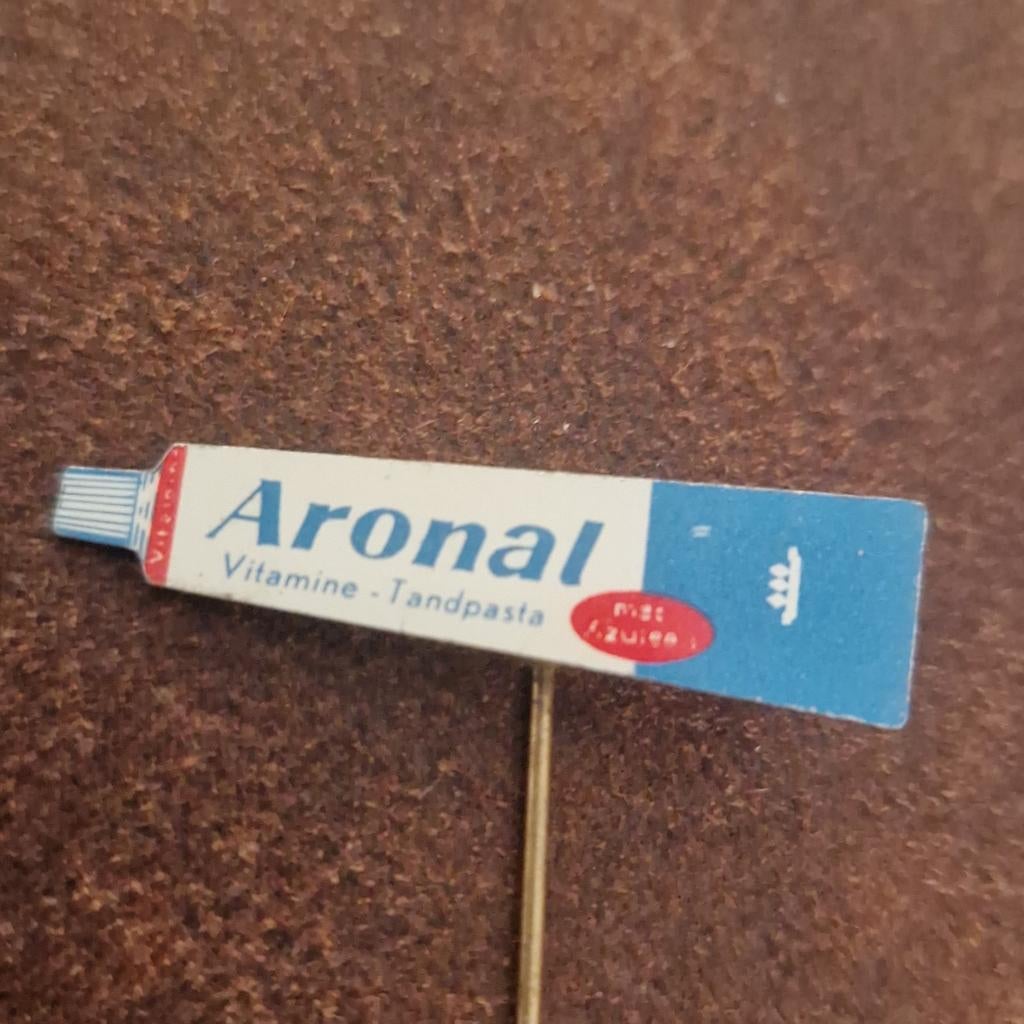 SPELDJE Aronal Tandpasta, Verzamelen, Speldjes, Pins en Buttons, Ophalen of Verzenden, Zo goed als nieuw, Merk