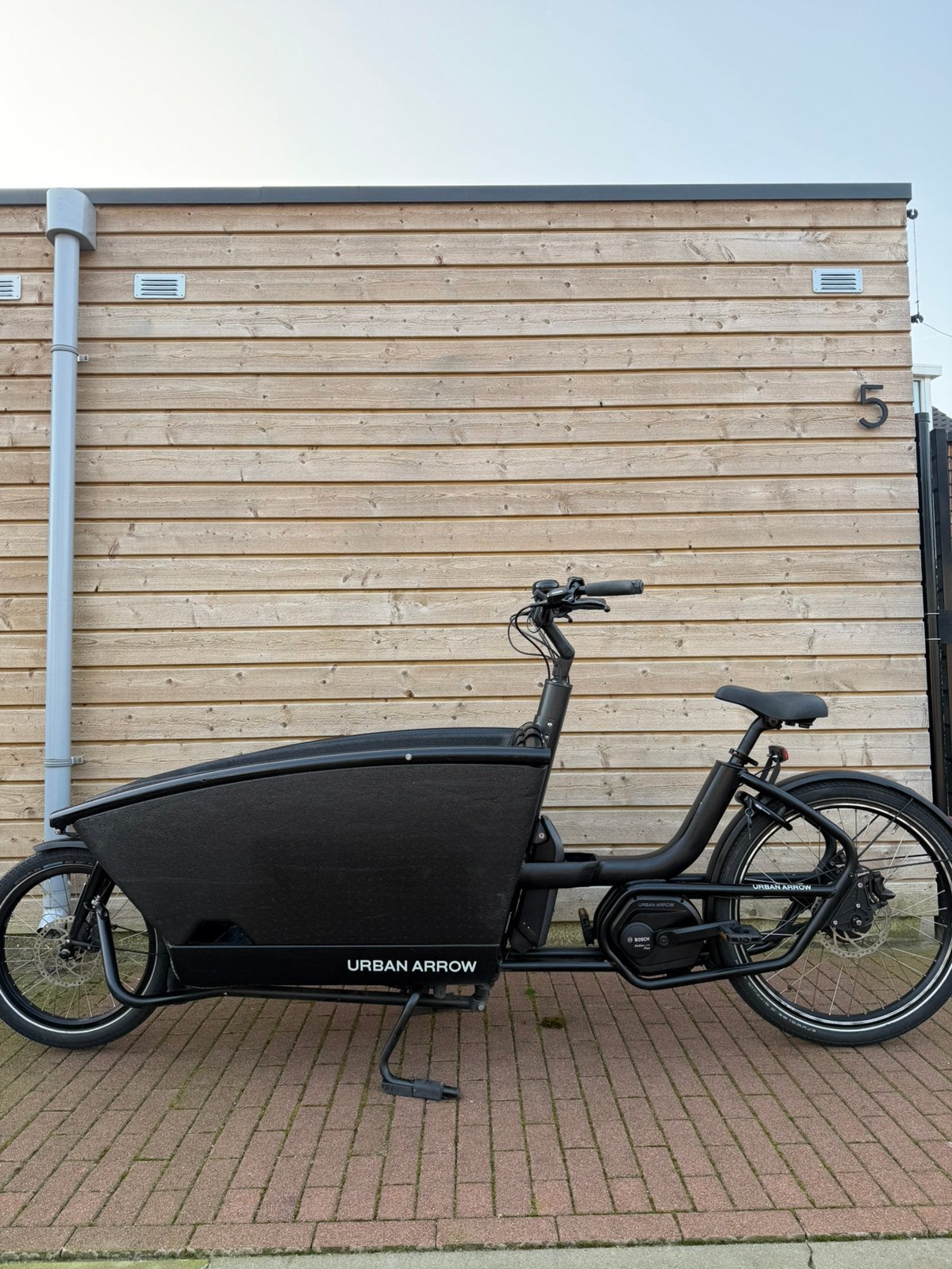 Urban Arrow Family bakfiets 2024 400wh (1602km) - NIEUWSTAAT, Fietsen en Brommers, Fietsen | Bakfietsen, Ophalen, Zo goed als nieuw