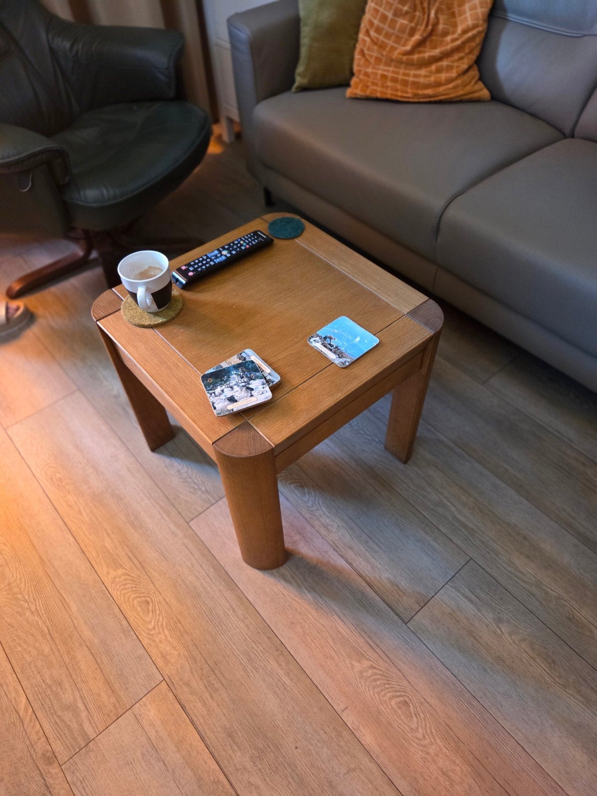 Klein bijzettafeltje 50x50 cm van Woonsquare, Huis en Inrichting, Tafels | Bijzettafels, Minder dan 55 cm, Gebruikt, Vierkant