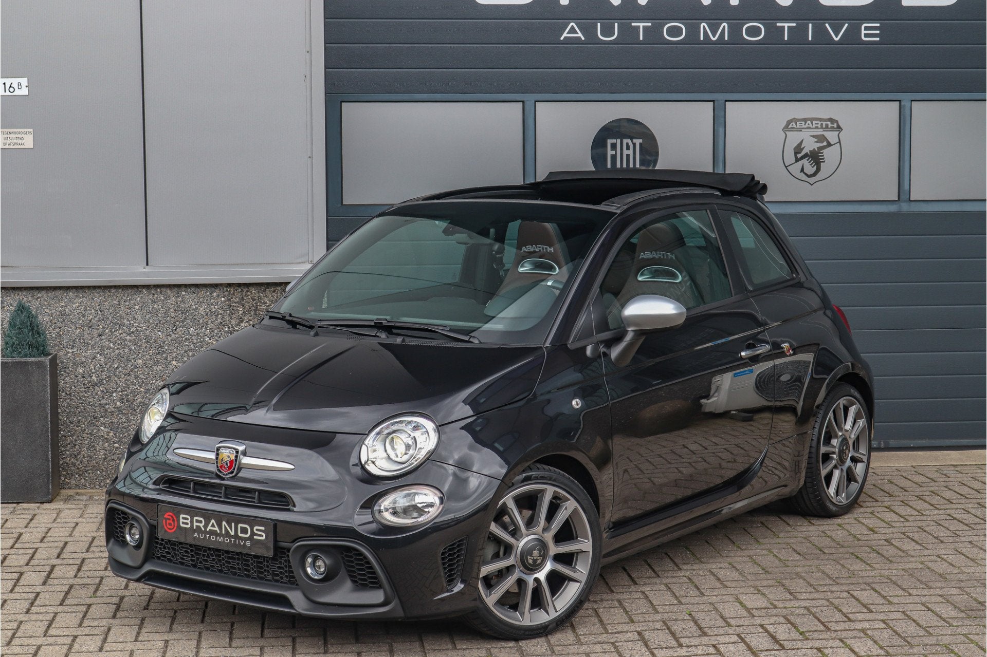 Abarth 595C 1.4 T-Jet Turismo 1e eig Full option Garantie, Auto's, Voorwielaandrijving, Dealer onderhouden, Gebruikt, 4 cilinders